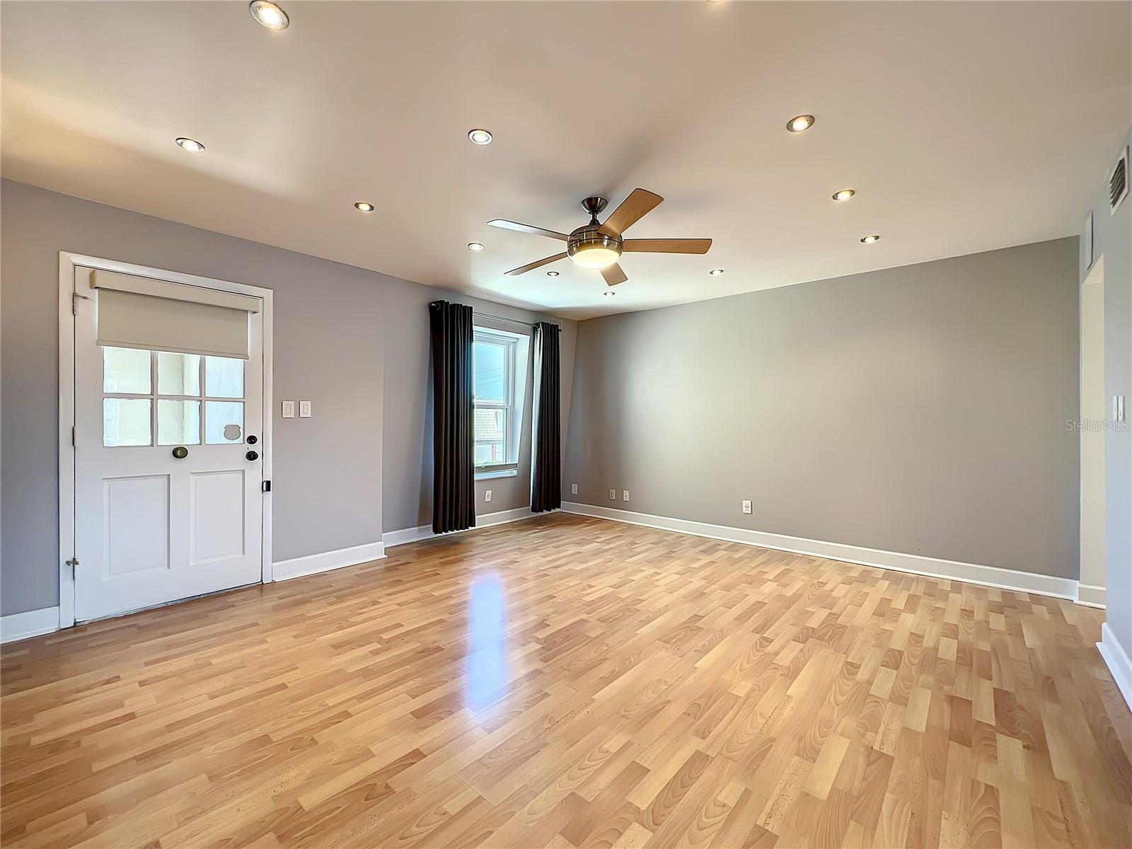 Image 7 of 38 For 200 Saint Andrews Boulevard 3503