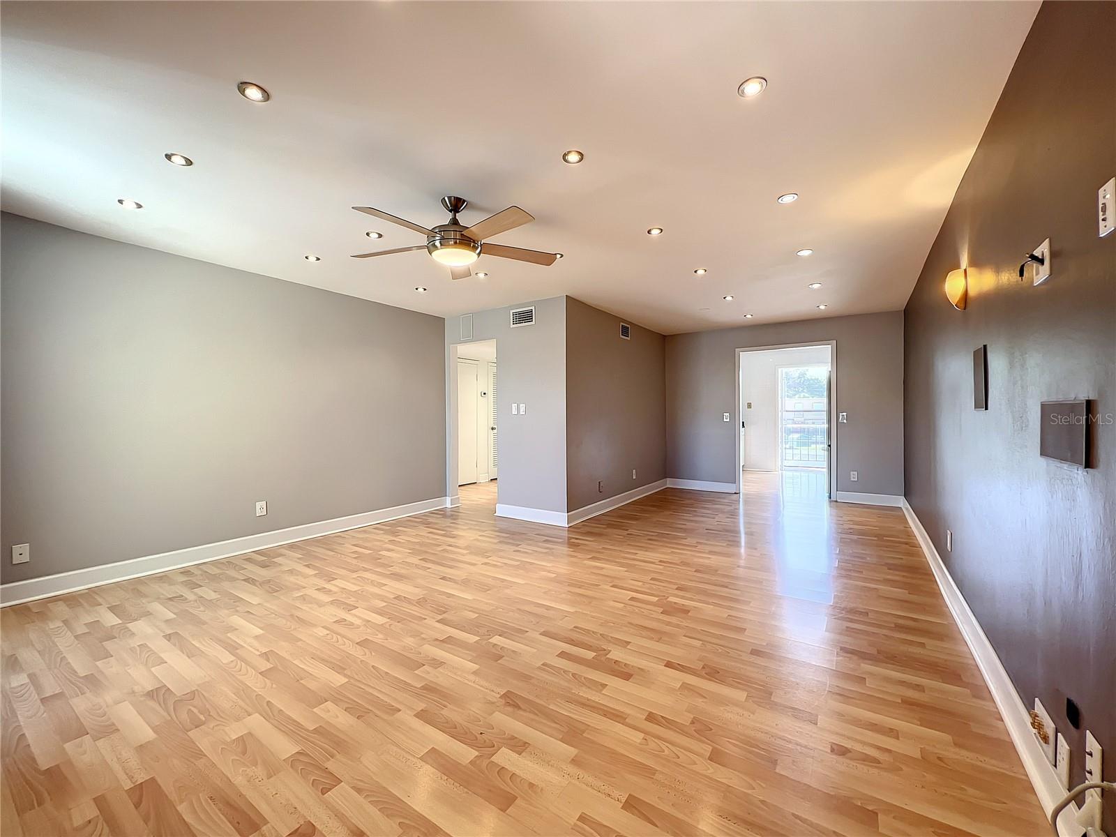 Image 9 of 38 For 200 Saint Andrews Boulevard 3503