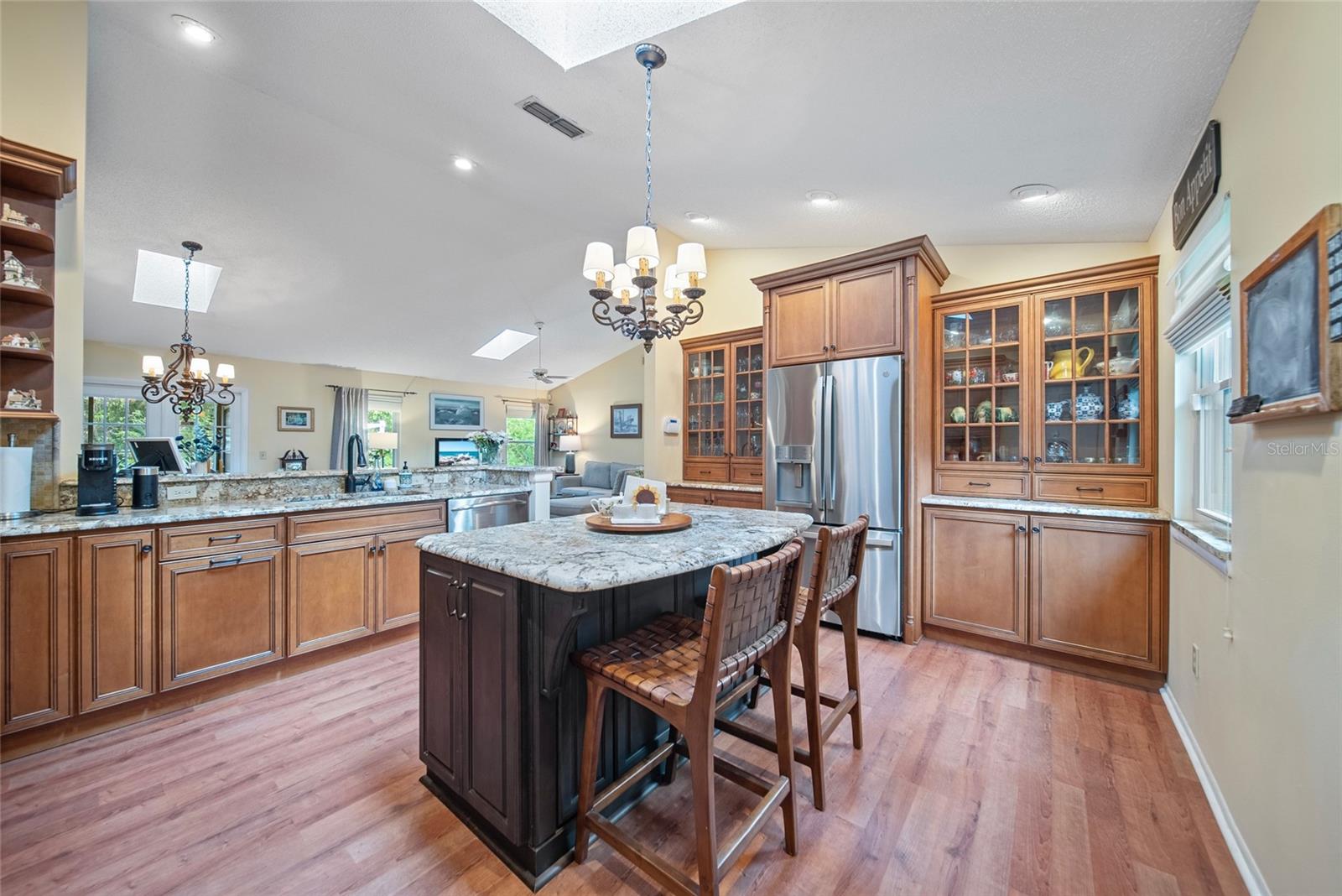 Image 11 of 40 For 903 Oak Leaf Court