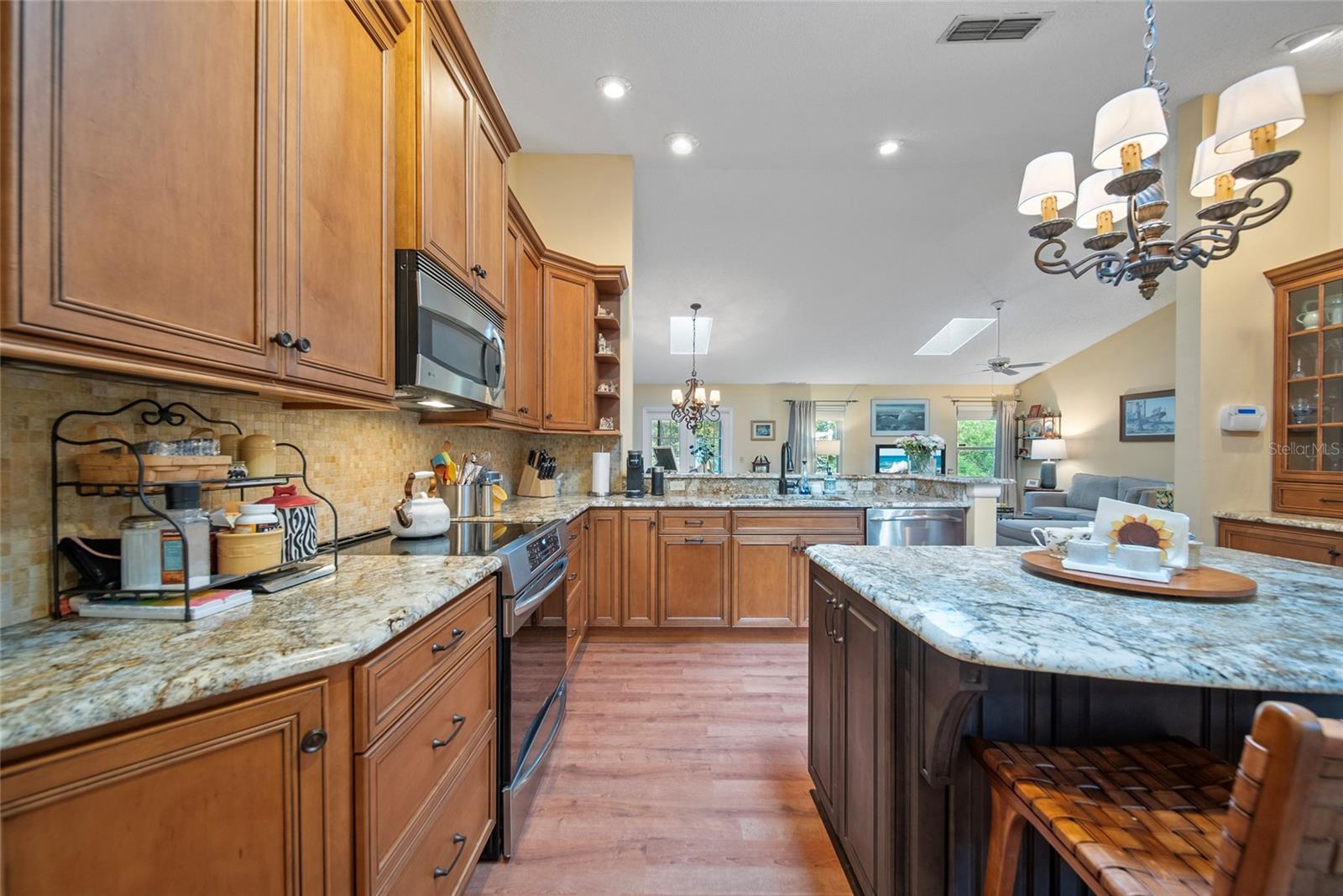 Image 13 of 40 For 903 Oak Leaf Court