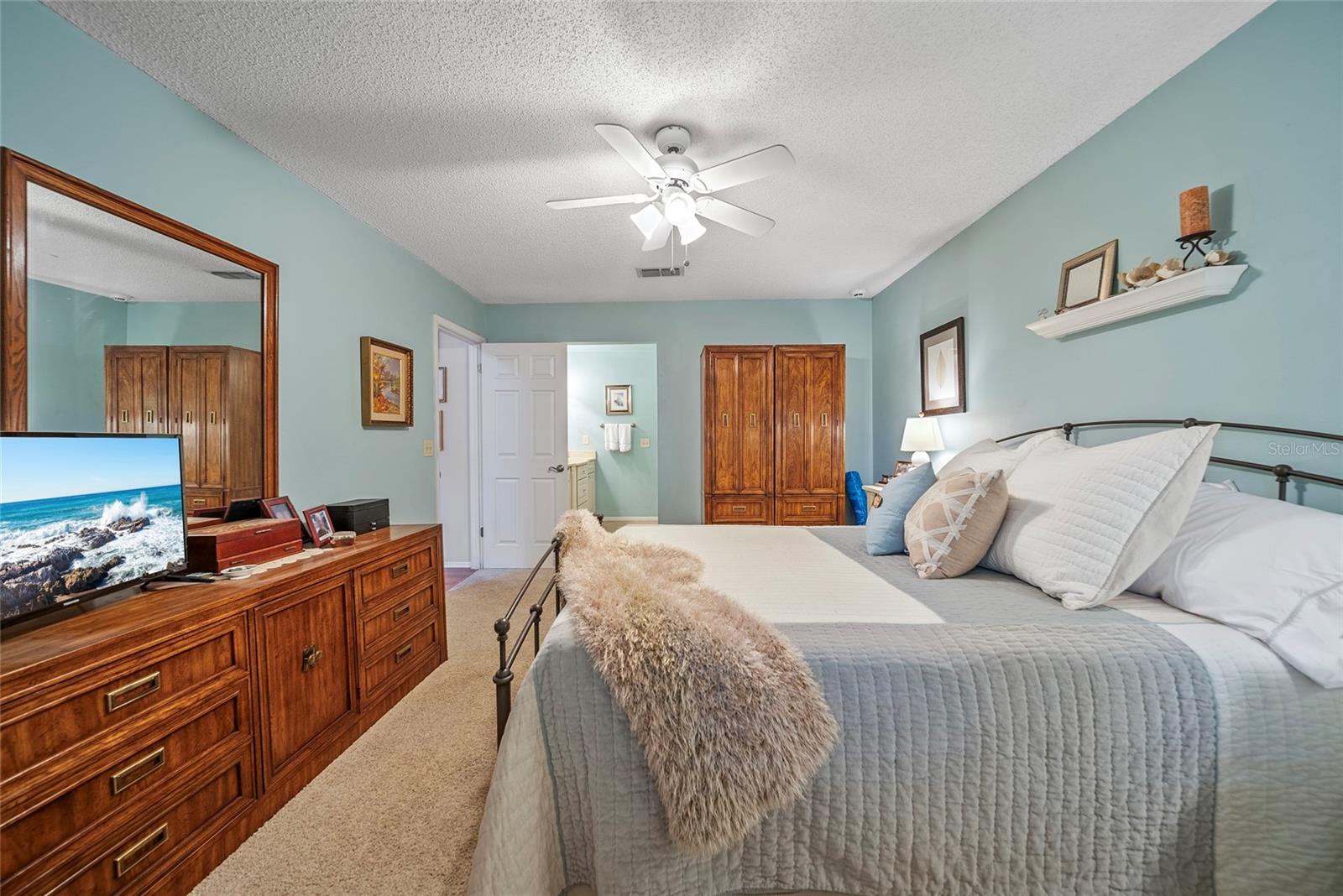 Image 17 of 40 For 903 Oak Leaf Court