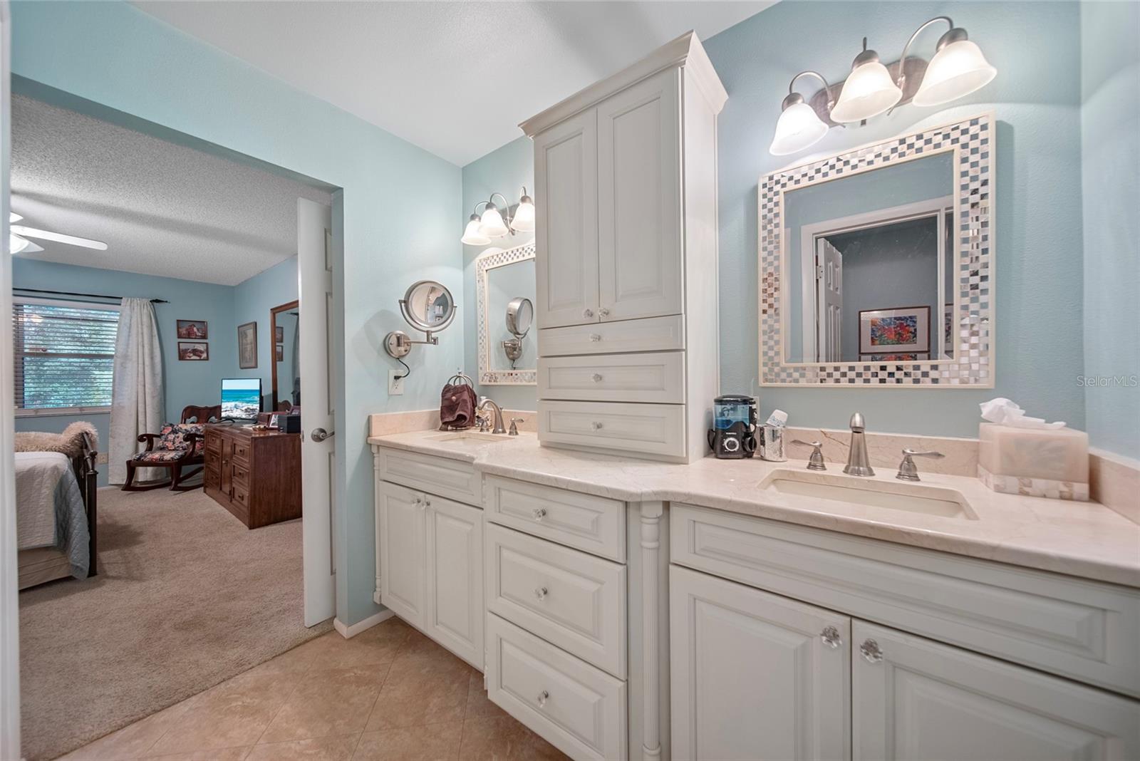 Image 5 of 40 For 903 Oak Leaf Court