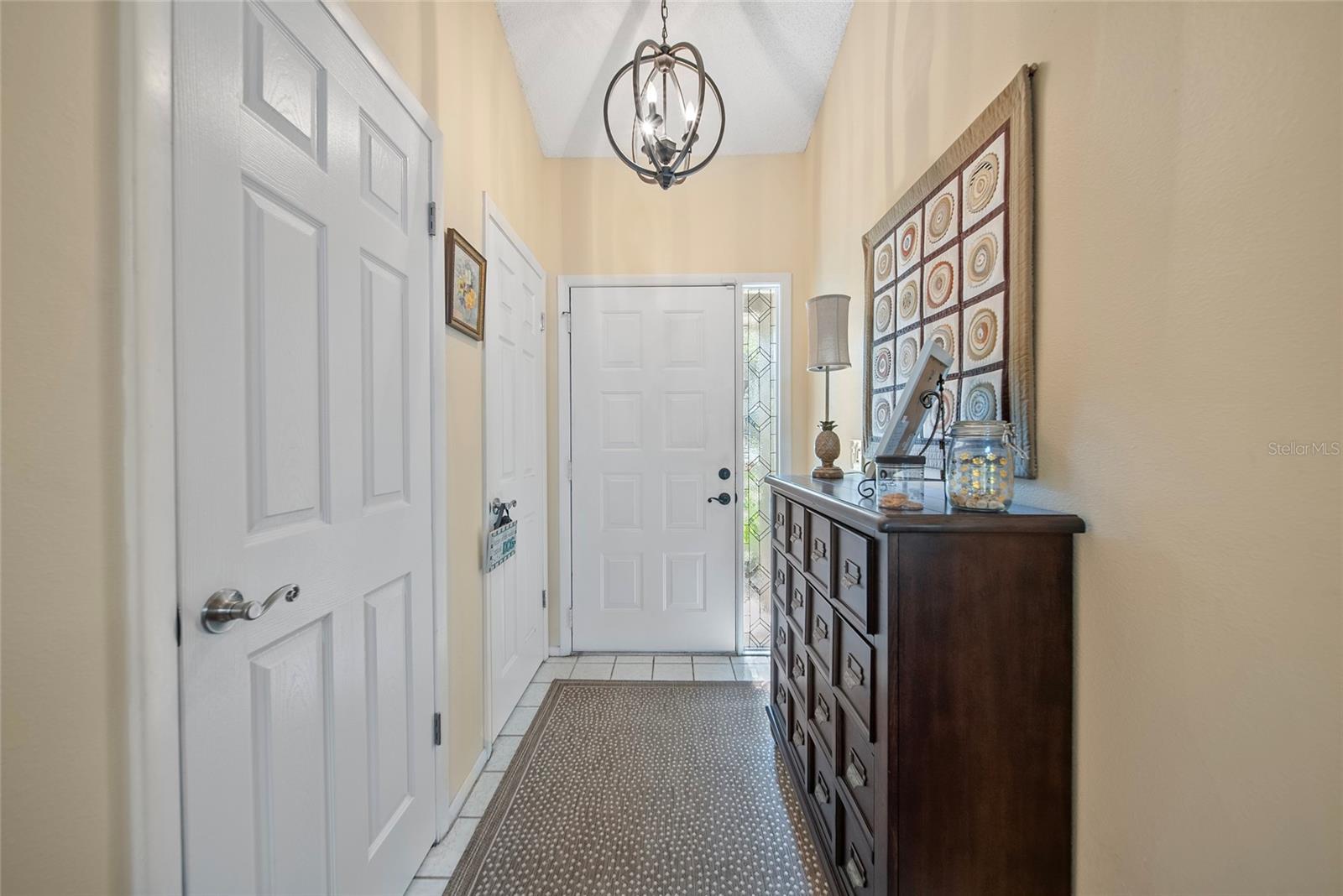 Image 6 of 40 For 903 Oak Leaf Court
