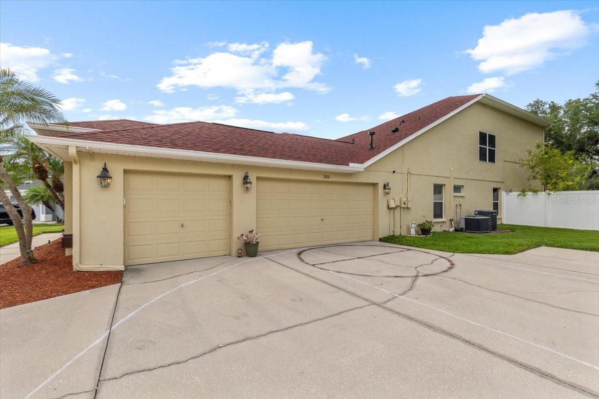 Listing photo id 1 for 2818 Mossy Timber Trail