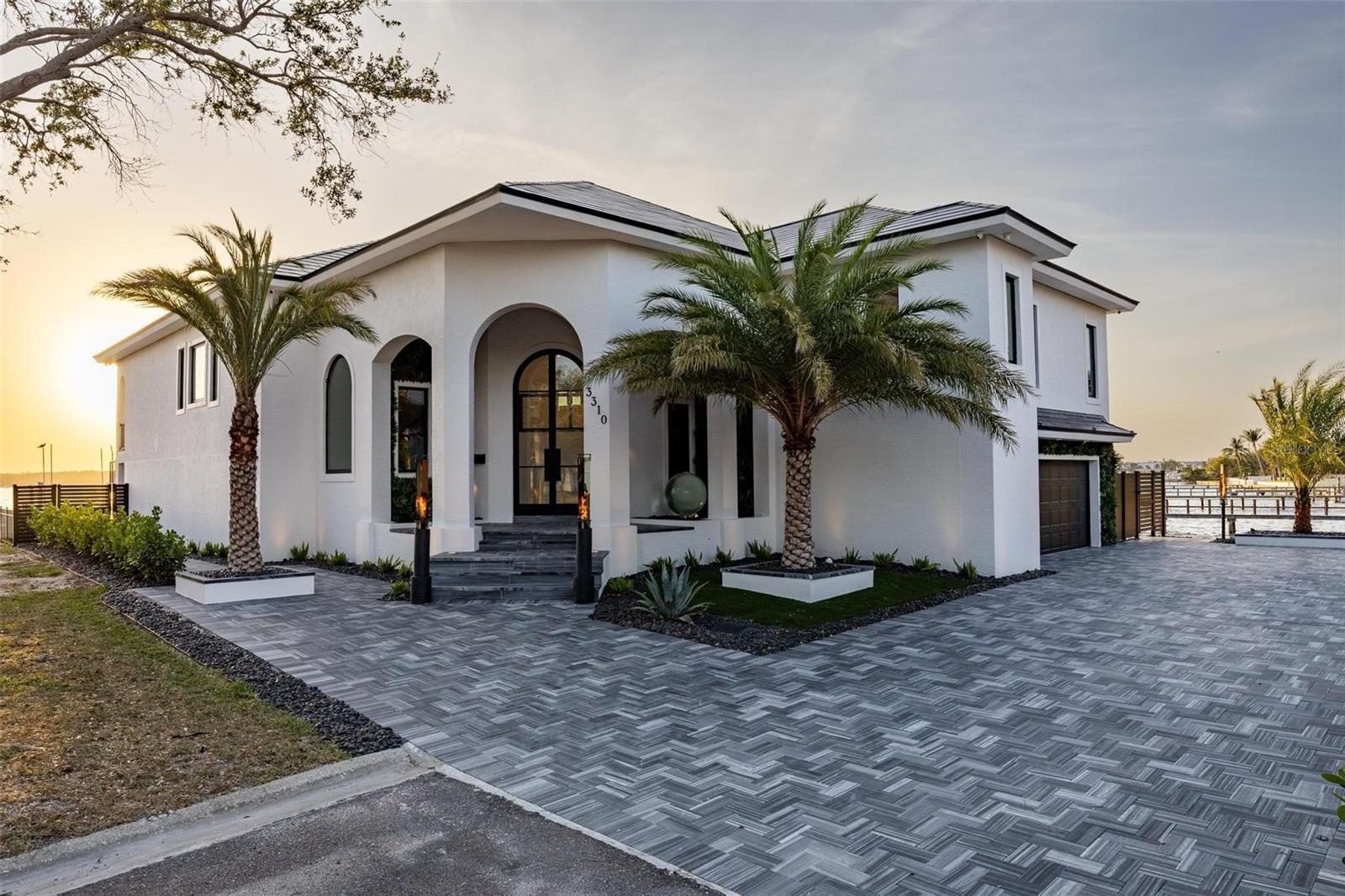 Image 62 of 99 For 3310 Sunset Drive N
