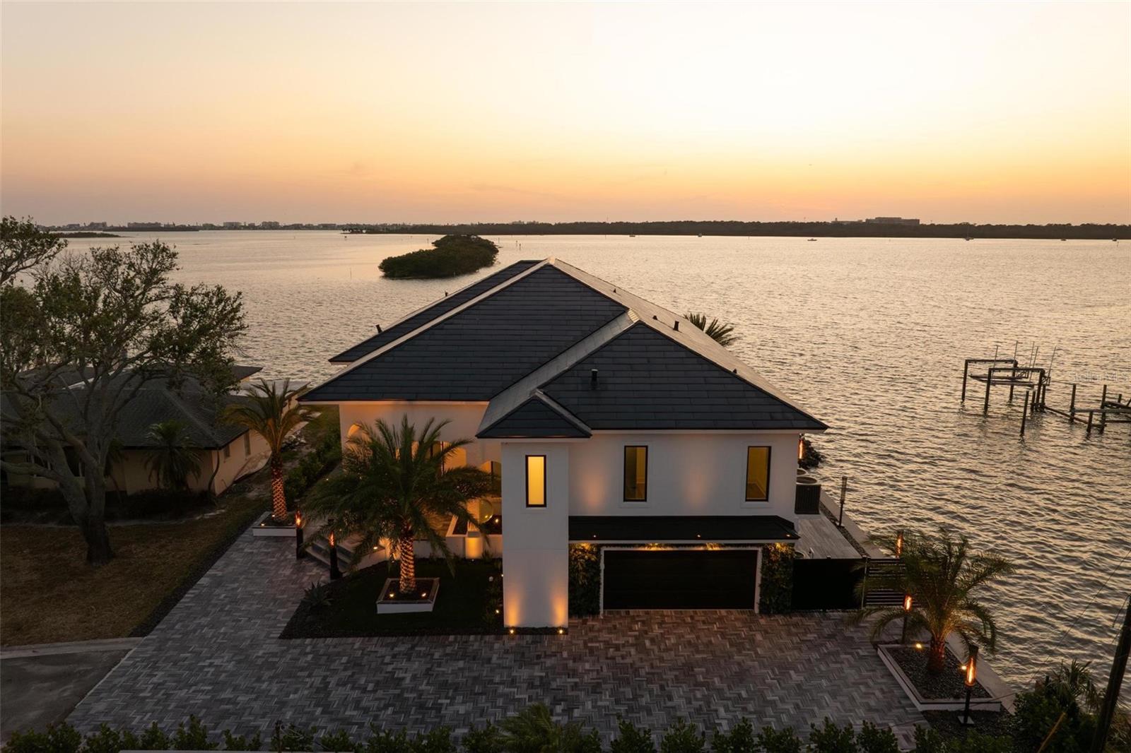 Image 71 of 99 For 3310 Sunset Drive N