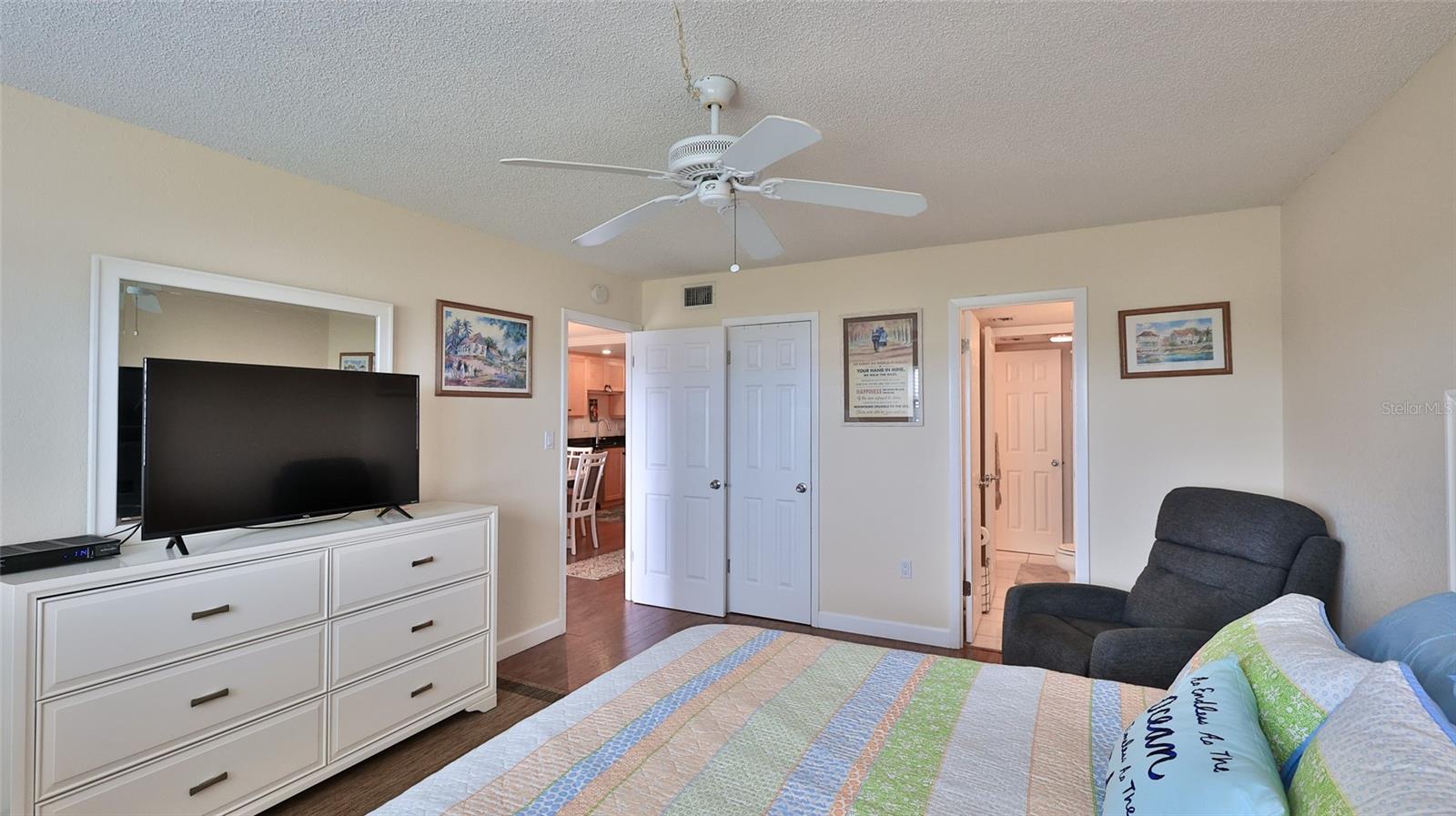 Image 16 of 22 For 101 Riverside Drive 4100