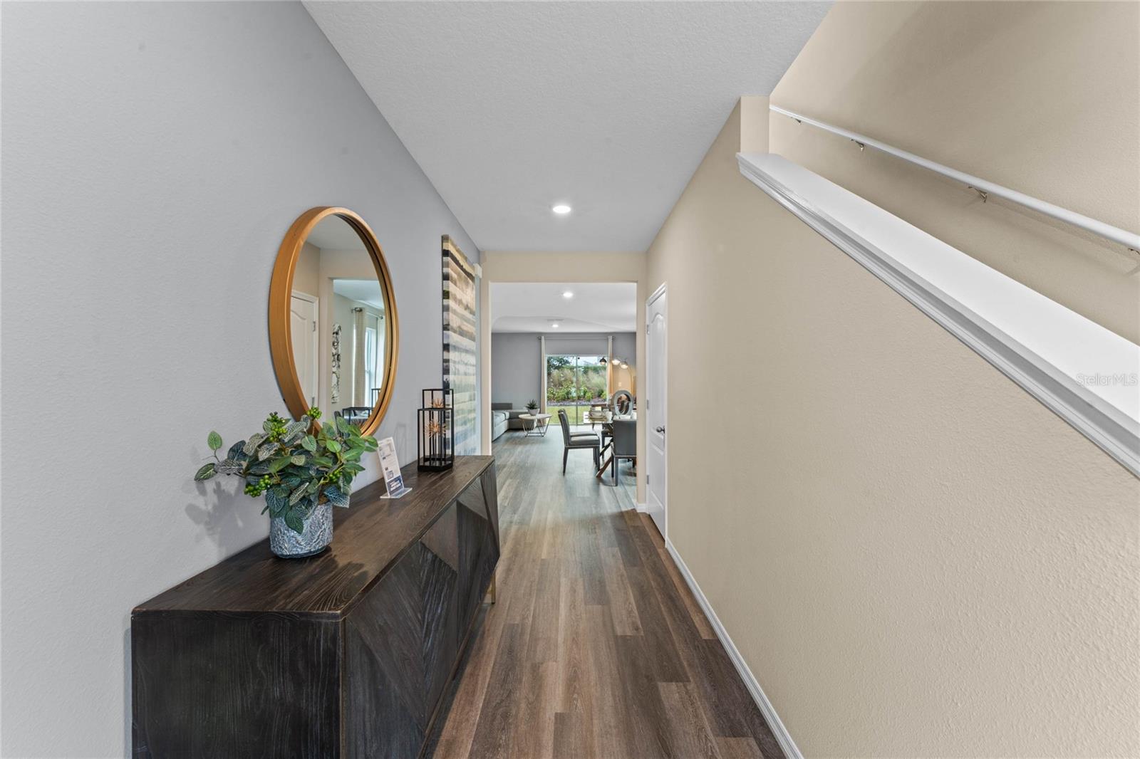Image 3 of 30 For 984 Commons Way