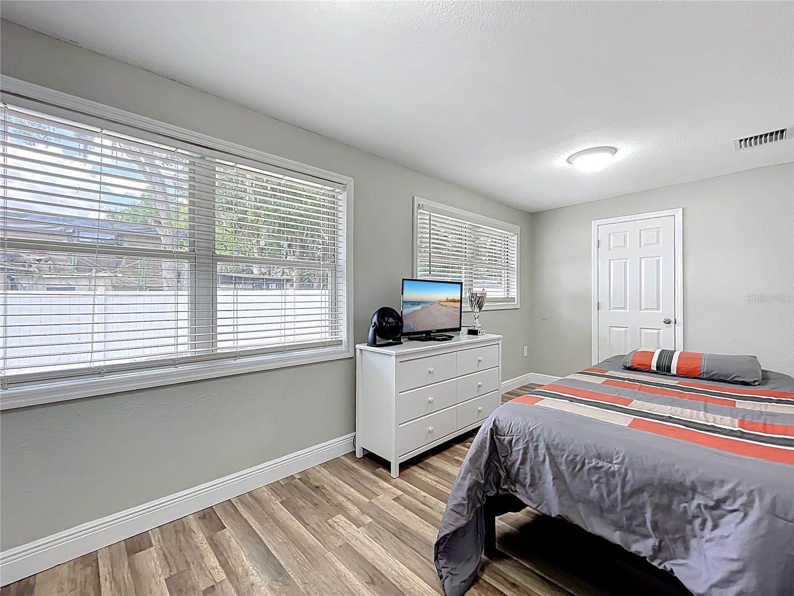 Image 19 of 46 For 398 Rose Street