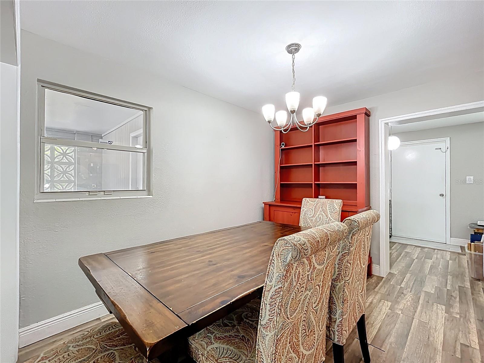 Image 8 of 46 For 398 Rose Street