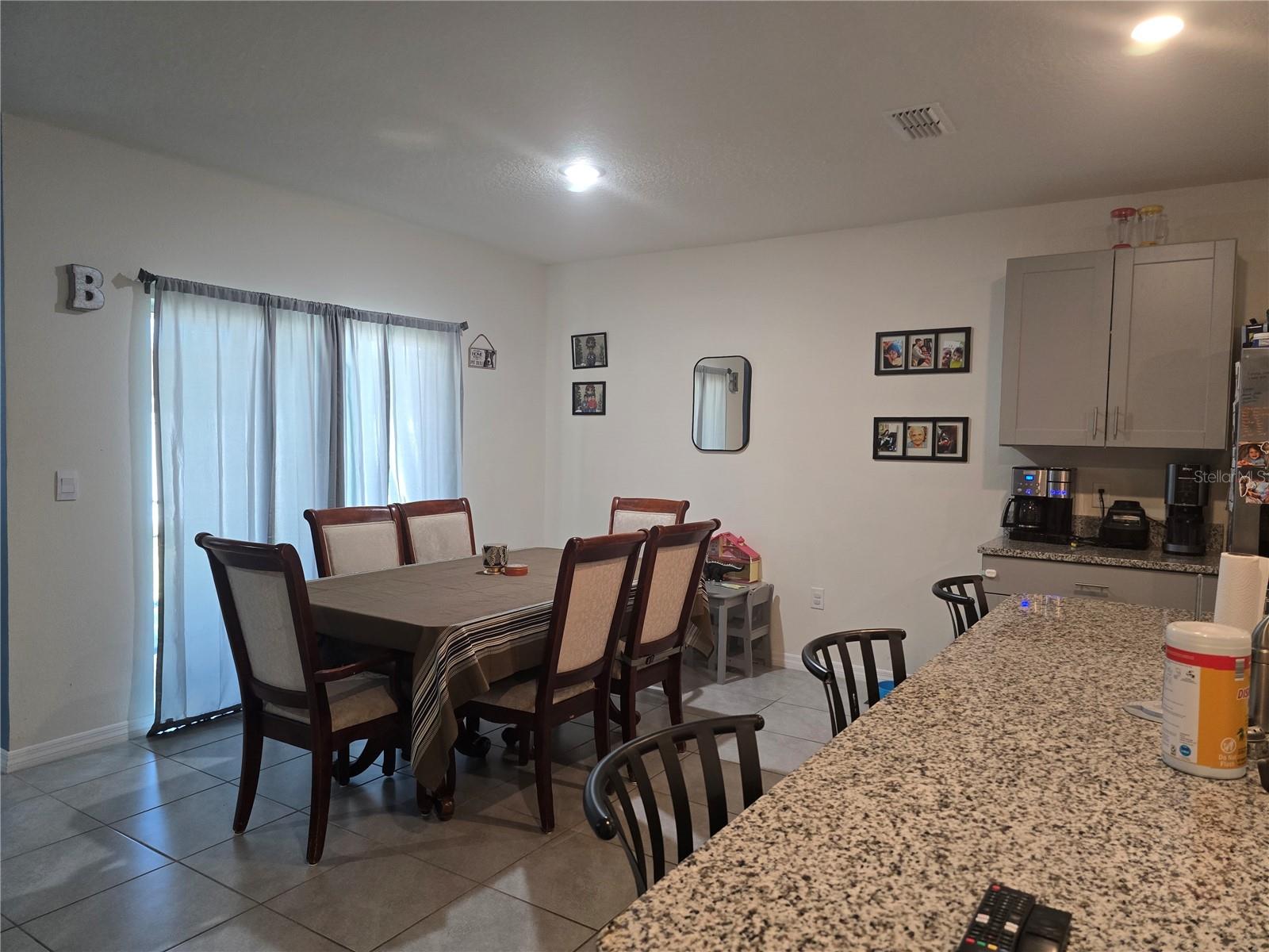 Image 11 of 41 For 1596 Park Side Avenue