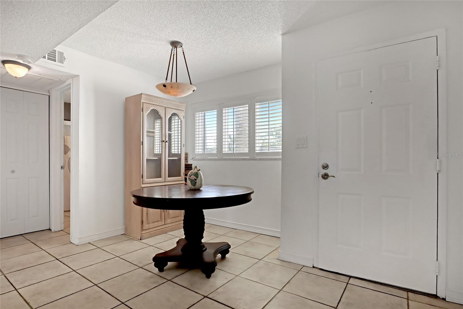 Image 4 of 55 For 136 Beach Park Lane 35