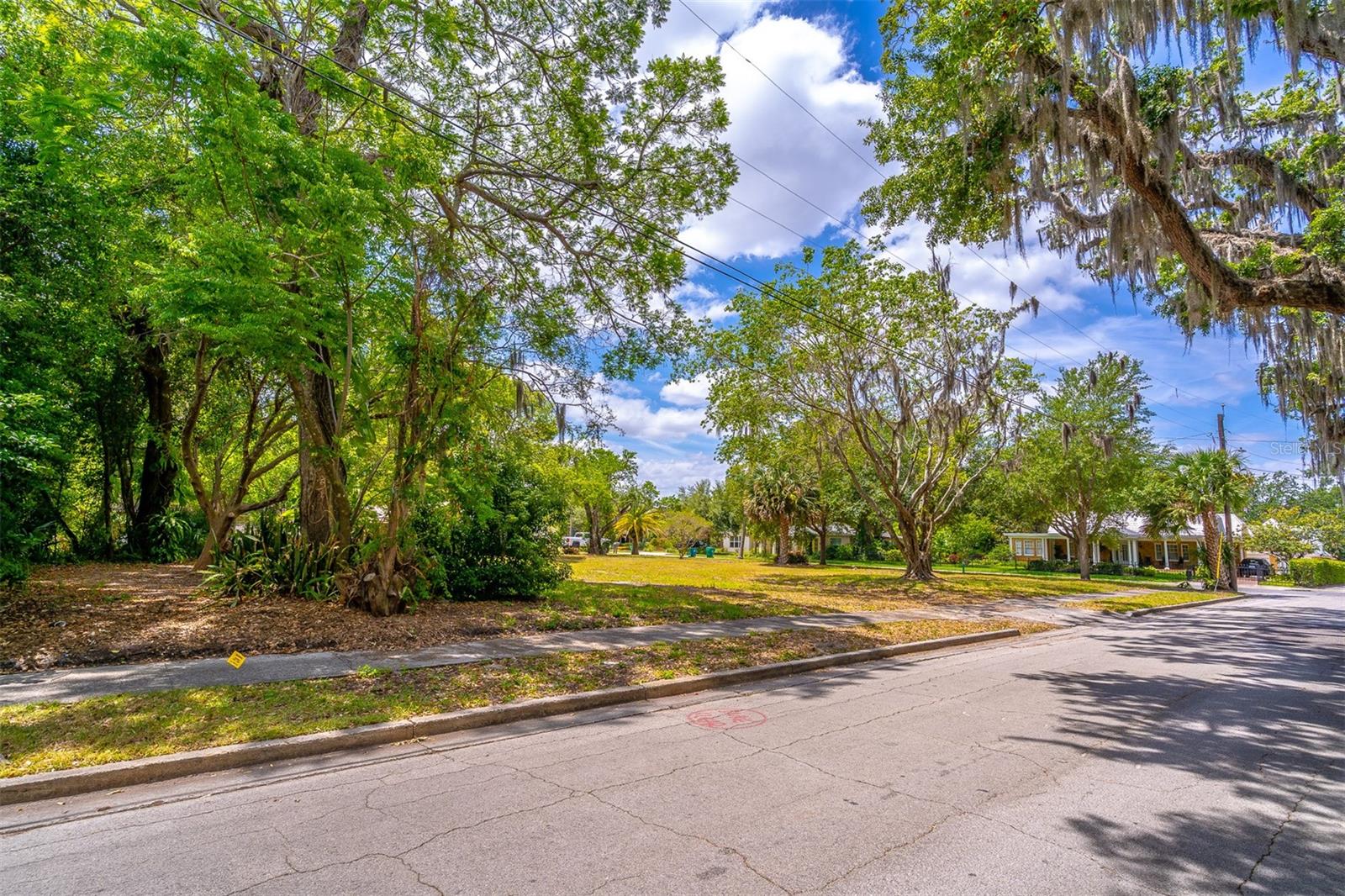 Image 2 of 12 For 303 Lakeview Avenue
