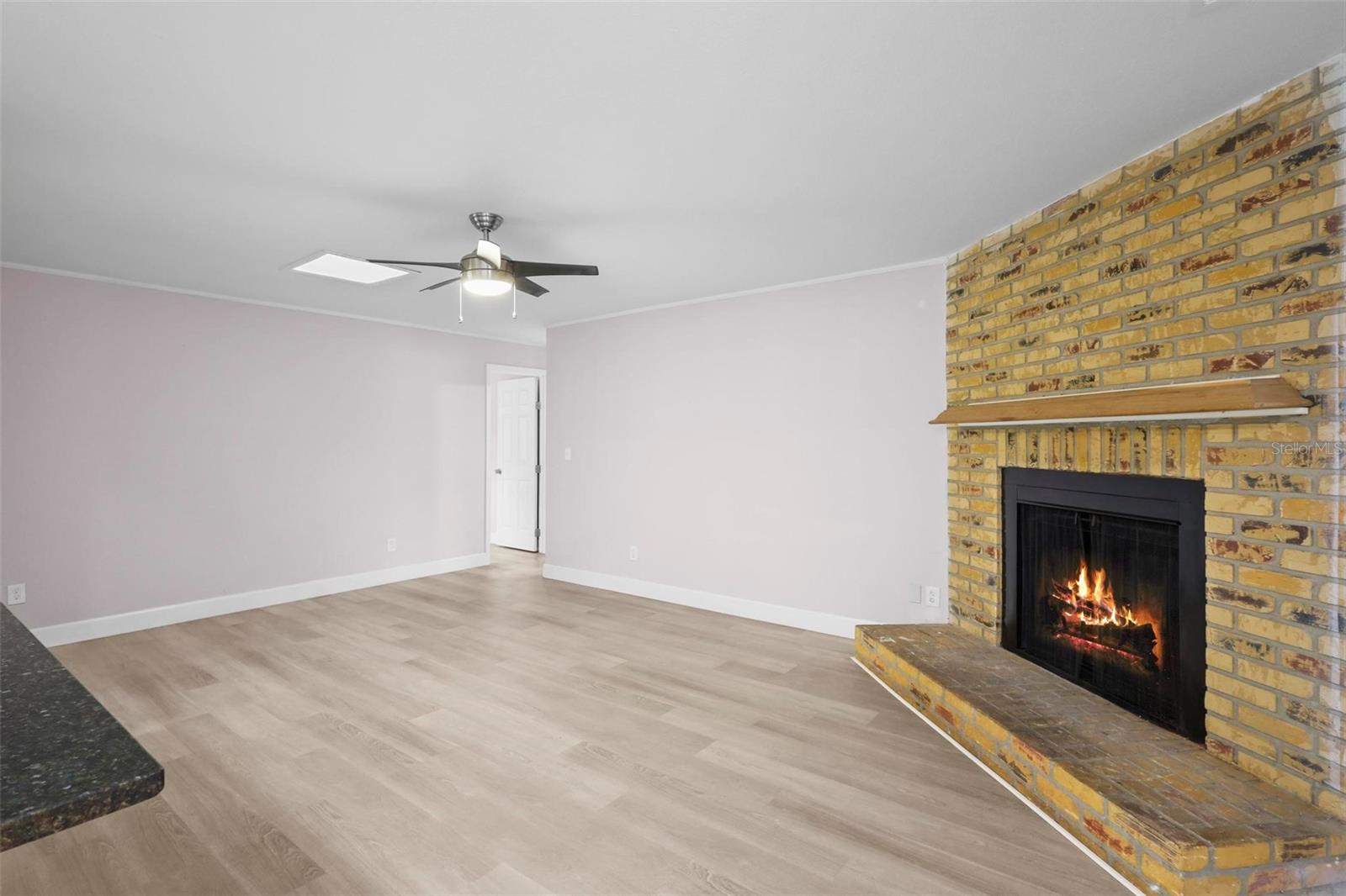 Listing photo id 8 for 10140 Bridlewood Avenue