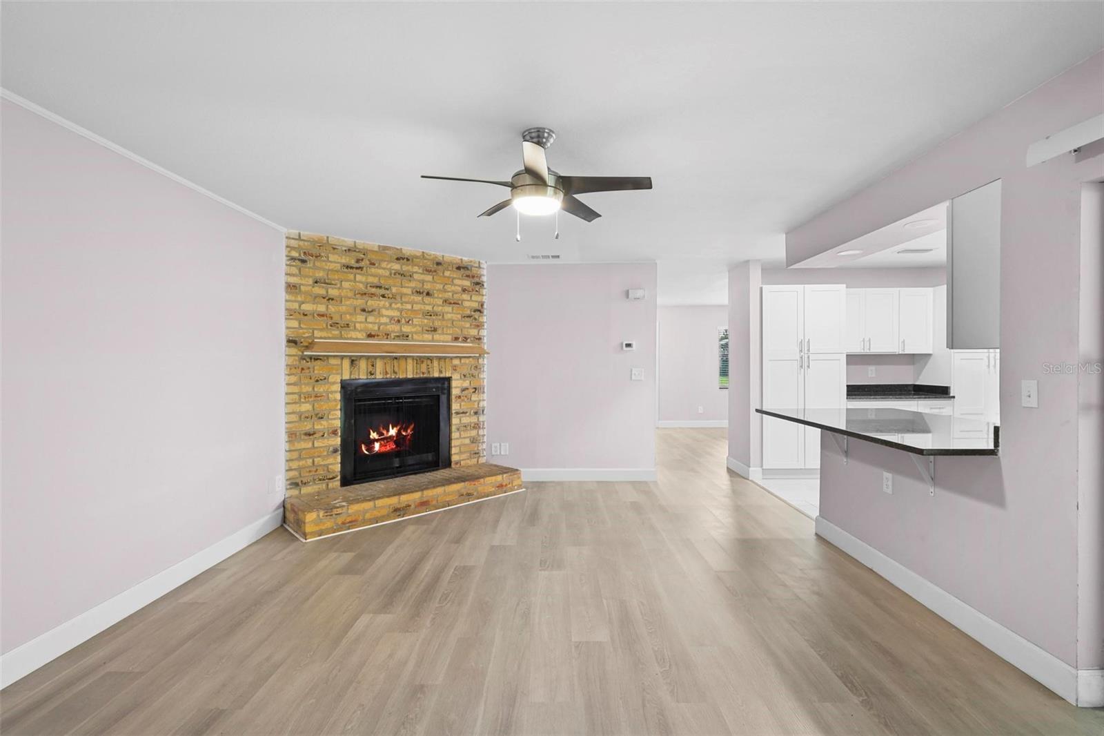 Listing photo id 9 for 10140 Bridlewood Avenue