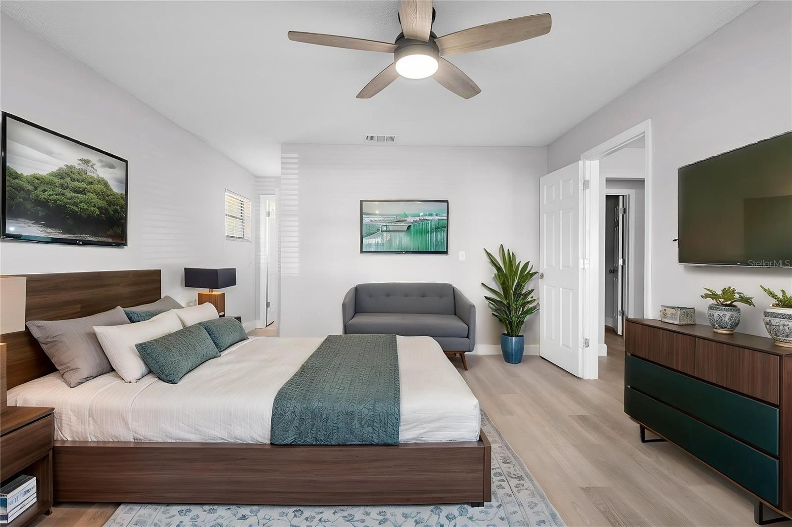 Listing photo id 11 for 10140 Bridlewood Avenue