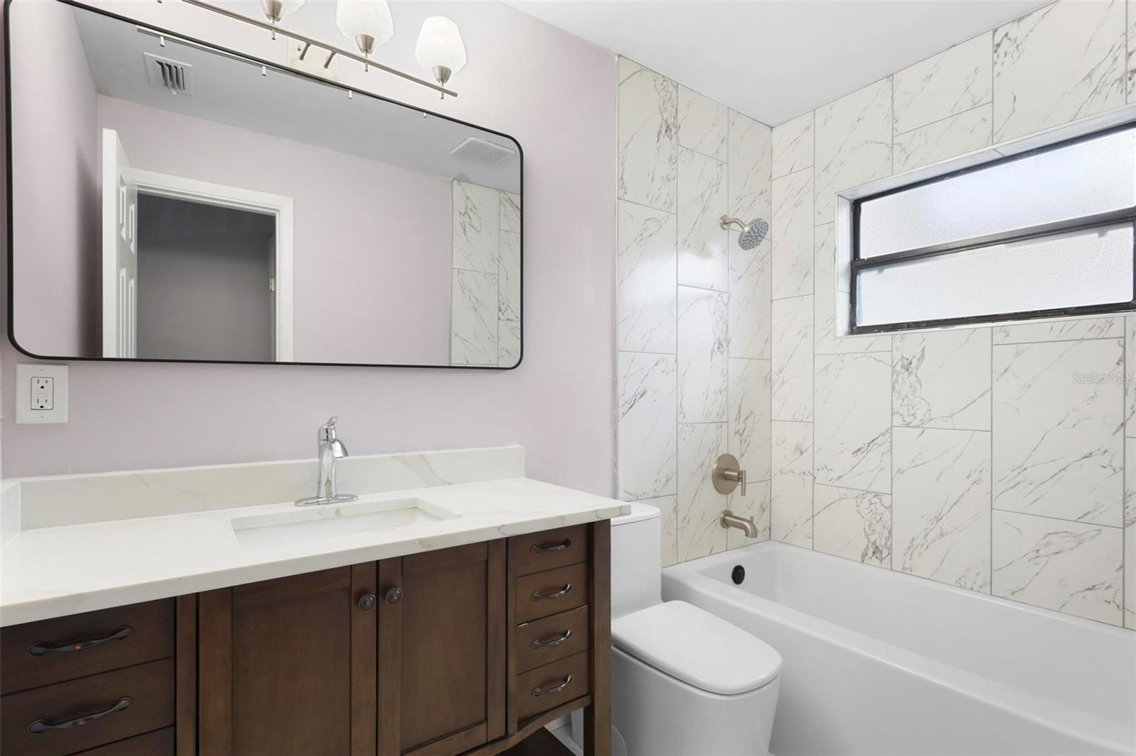 Listing photo id 15 for 10140 Bridlewood Avenue