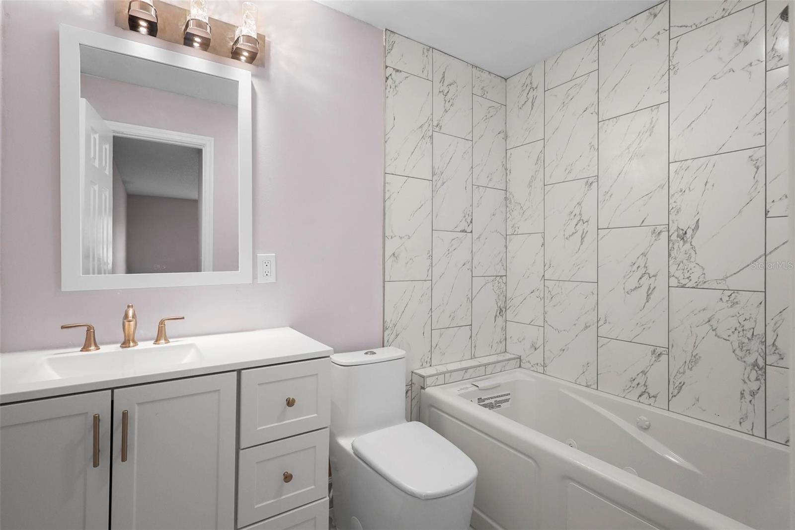 Listing photo id 19 for 10140 Bridlewood Avenue