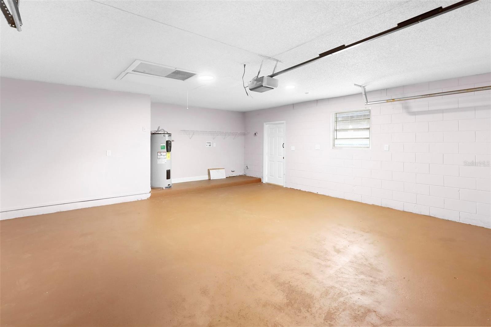Listing photo id 24 for 10140 Bridlewood Avenue