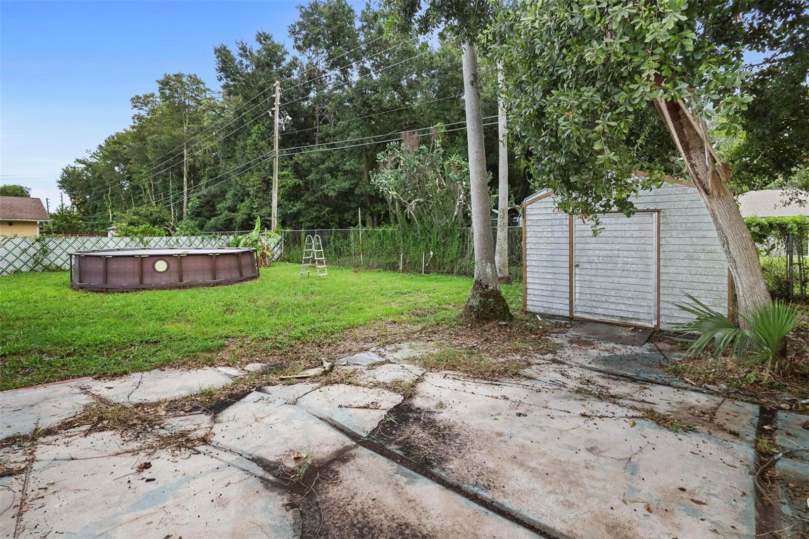 Listing photo id 27 for 10140 Bridlewood Avenue