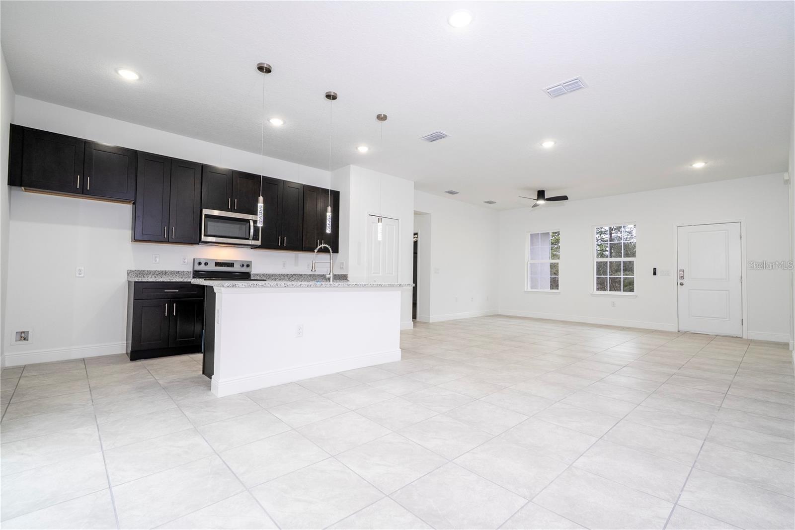Listing photo id 8 for 9809 Swanee Terrace