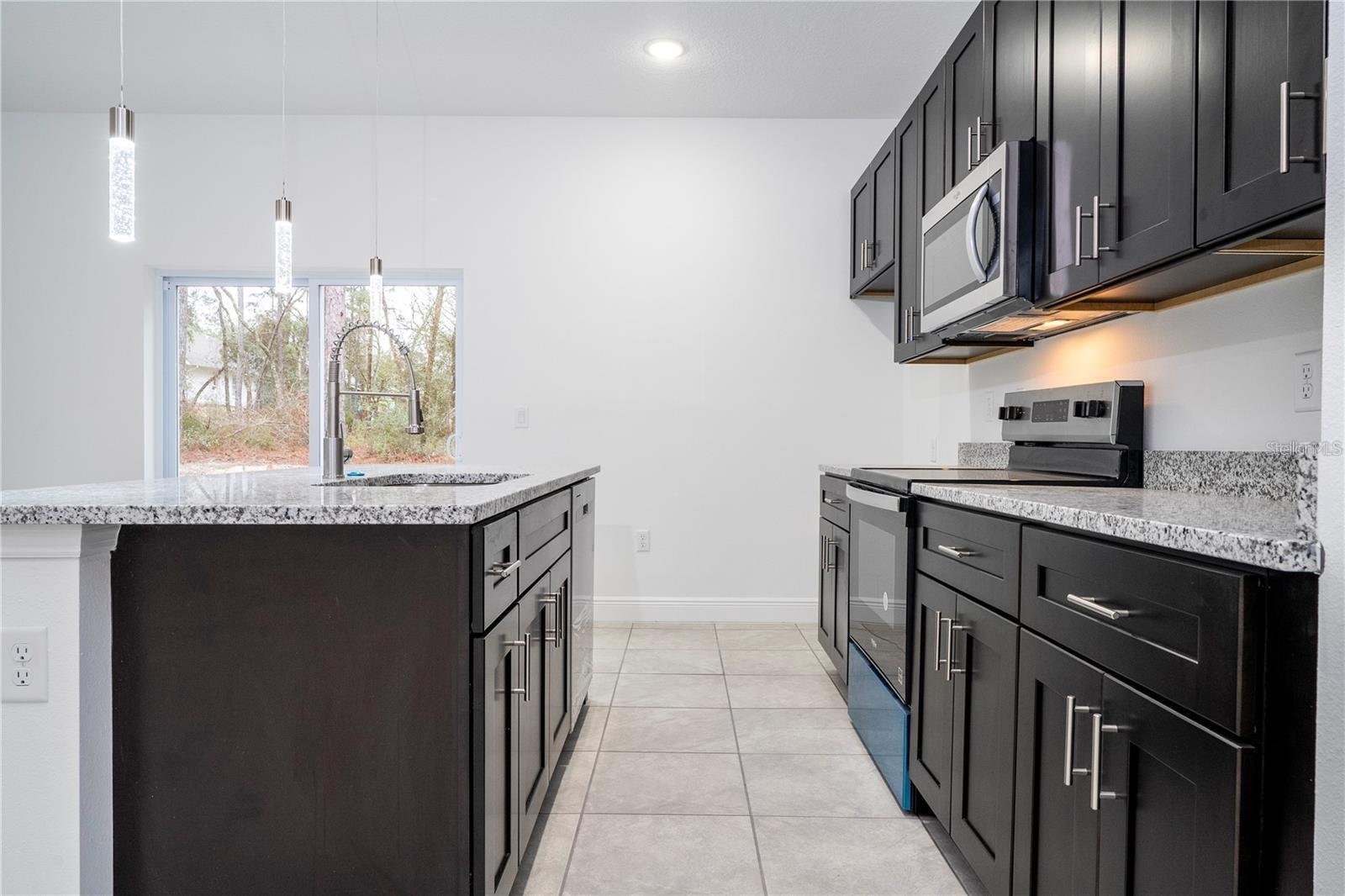 Listing photo id 13 for 9809 Swanee Terrace