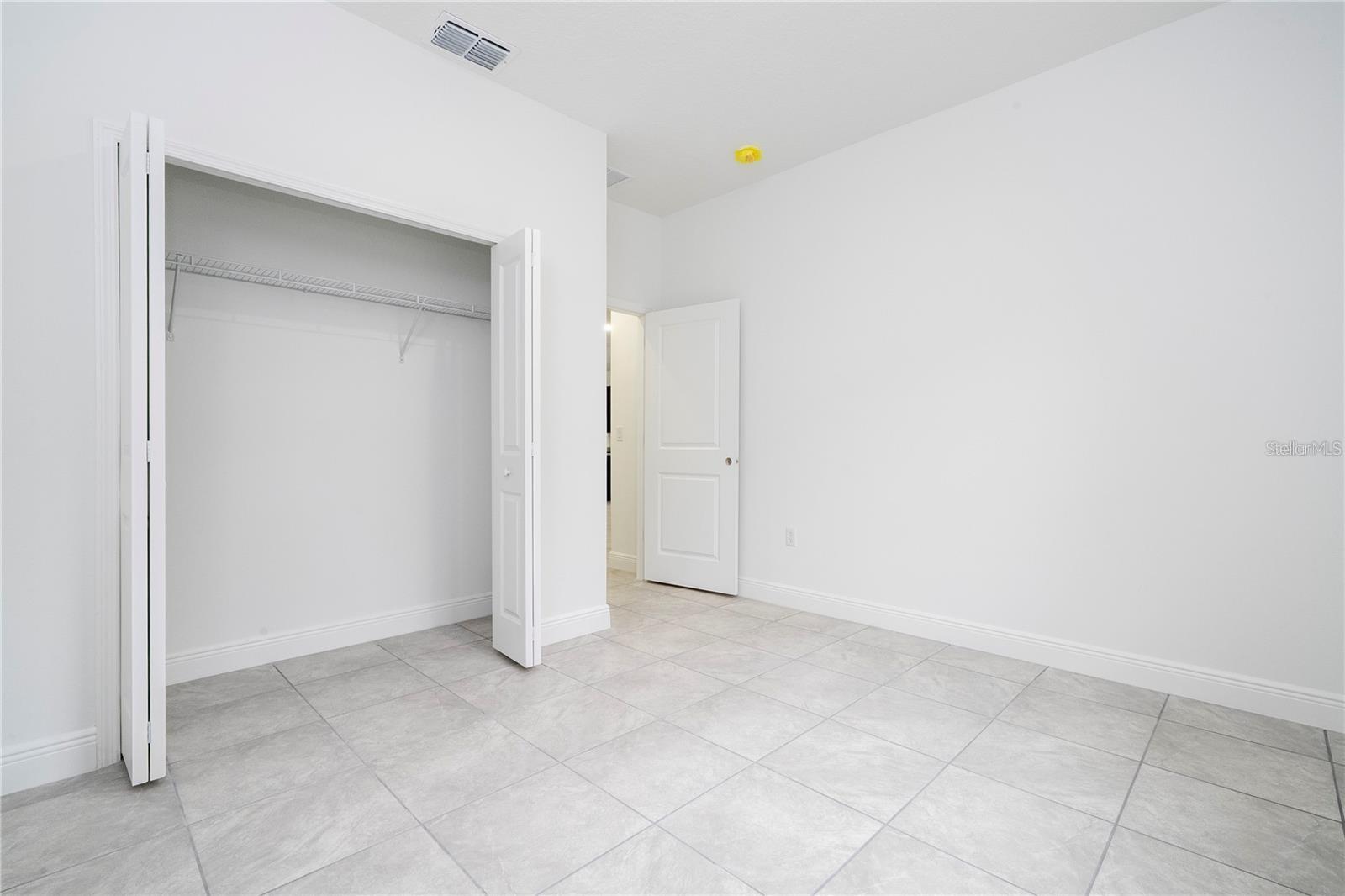 Listing photo id 17 for 9809 Swanee Terrace