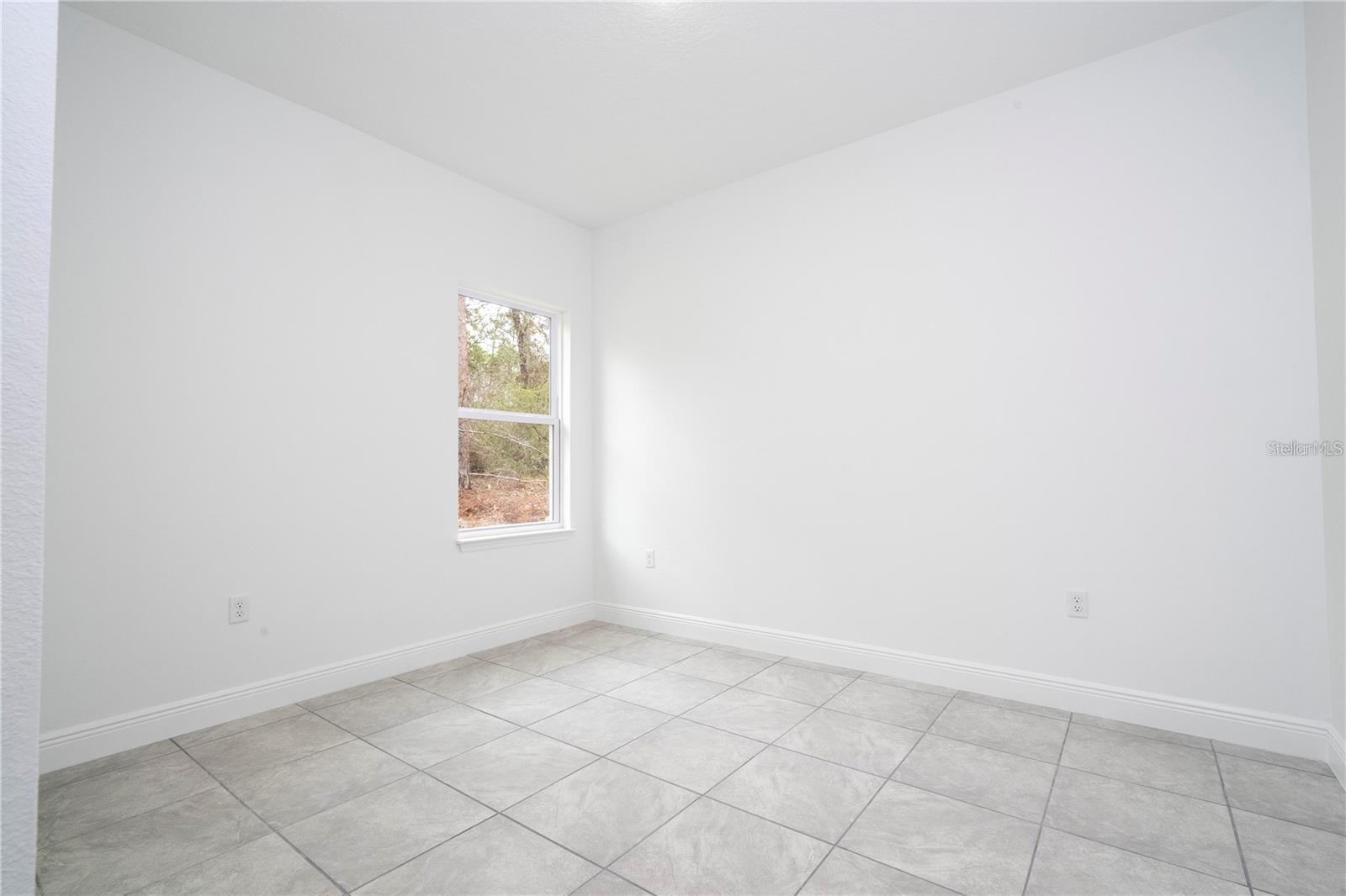 Listing photo id 18 for 9809 Swanee Terrace