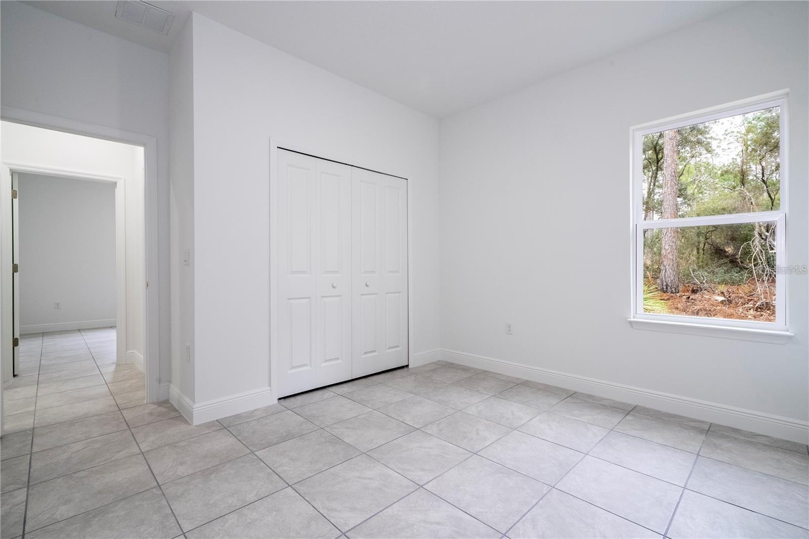 Listing photo id 19 for 9809 Swanee Terrace