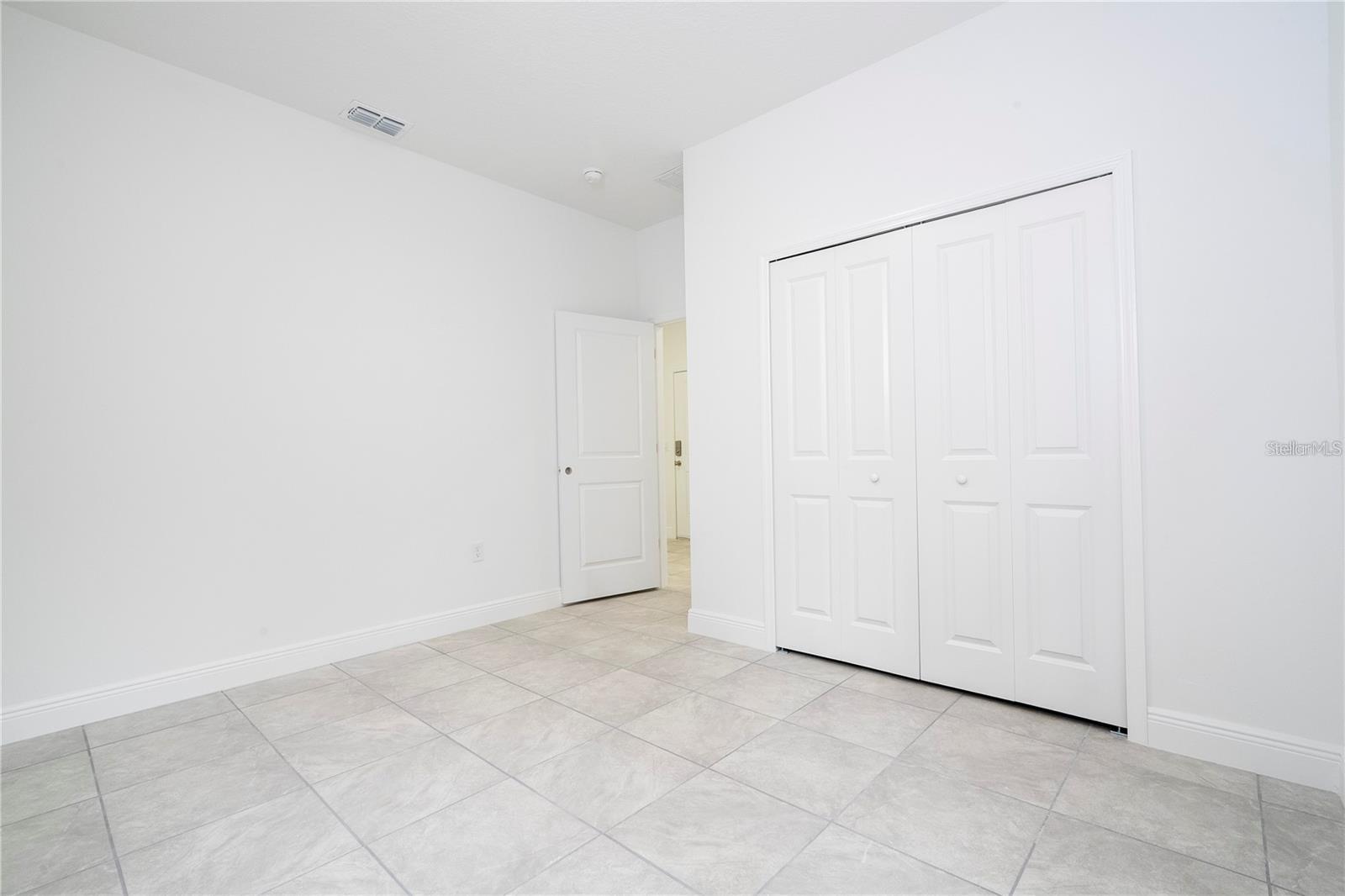 Listing photo id 20 for 9809 Swanee Terrace