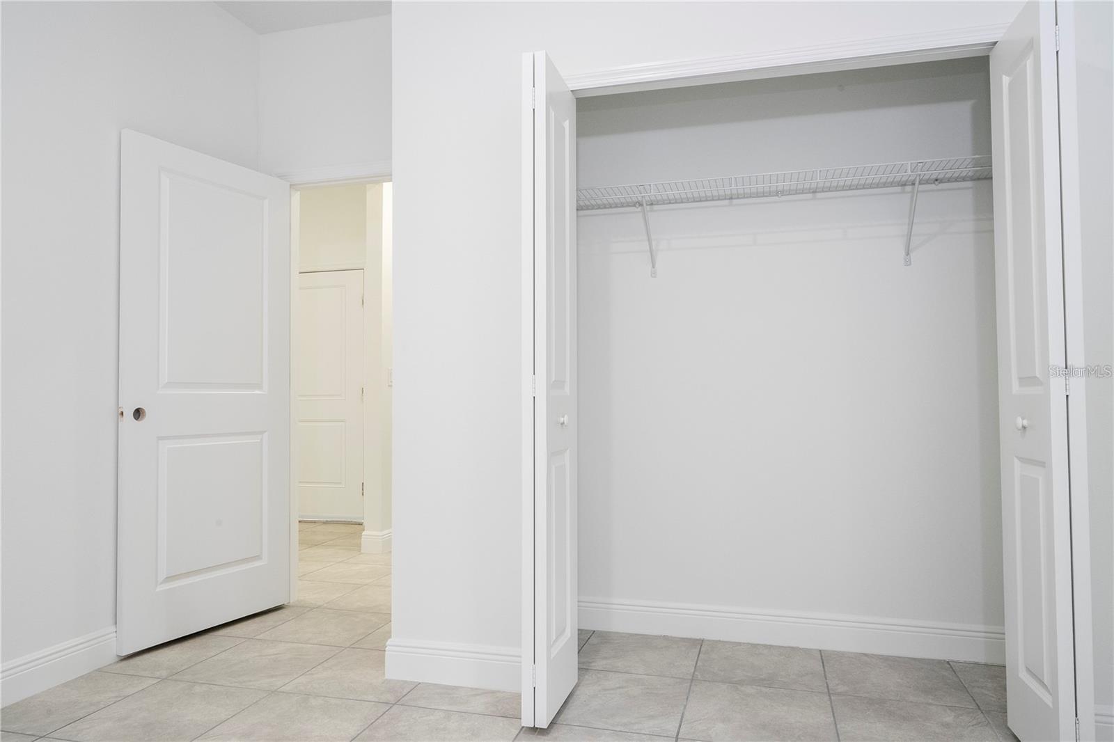 Listing photo id 21 for 9809 Swanee Terrace