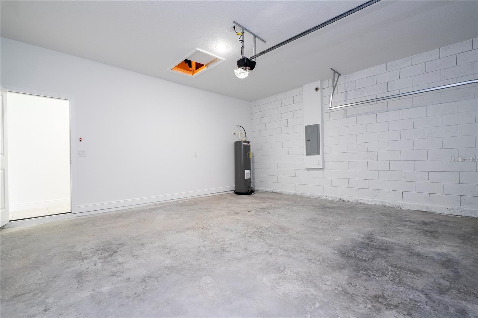 Listing photo id 24 for 9809 Swanee Terrace
