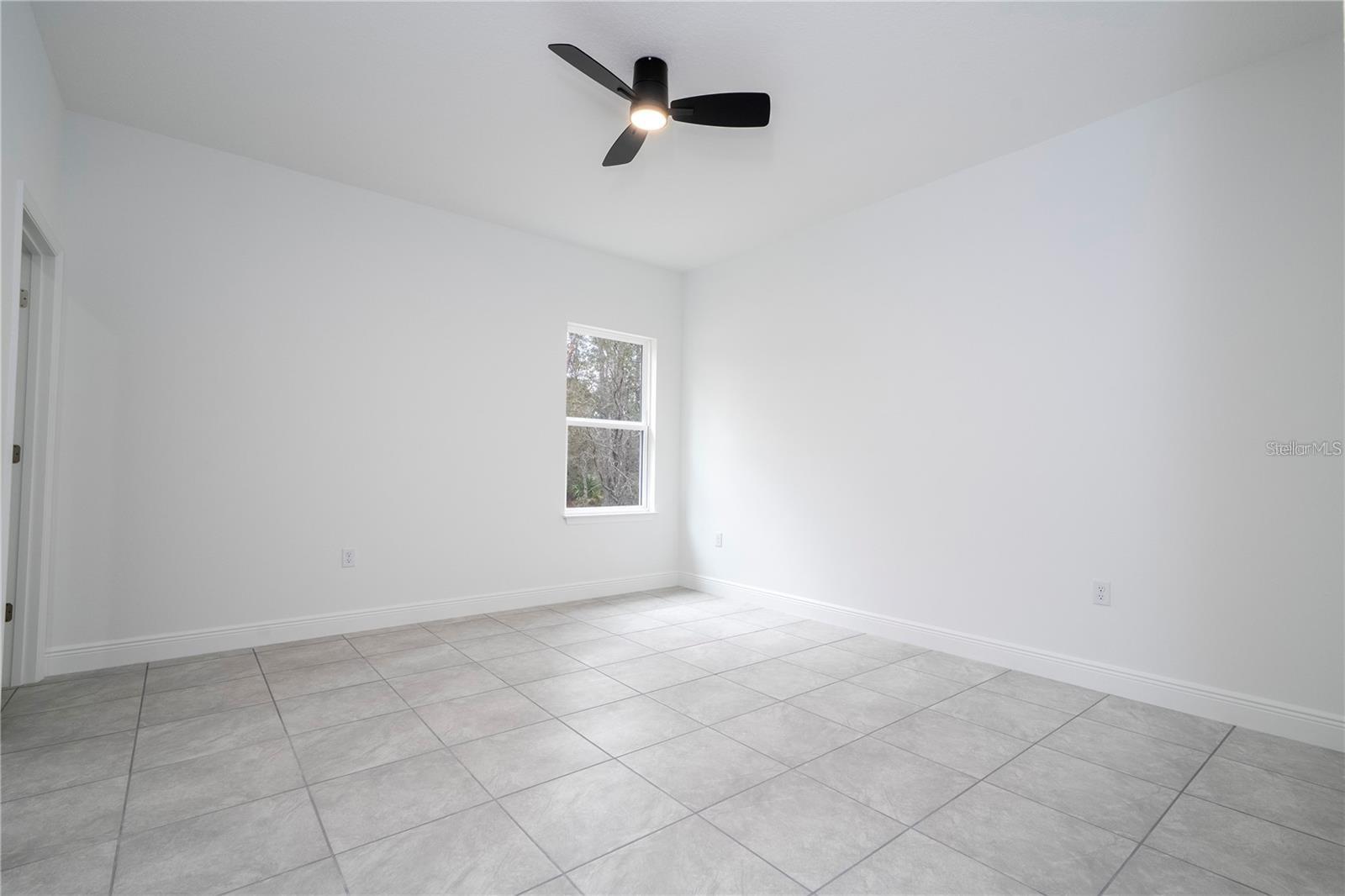 Listing photo id 26 for 9809 Swanee Terrace