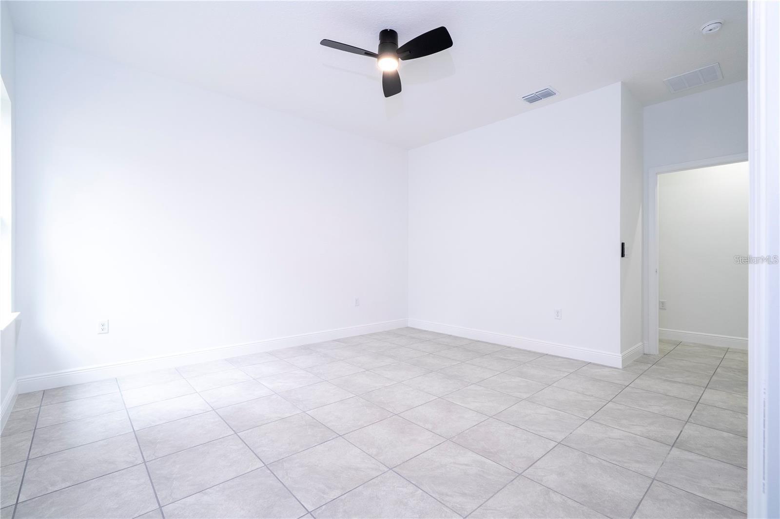 Listing photo id 28 for 9809 Swanee Terrace