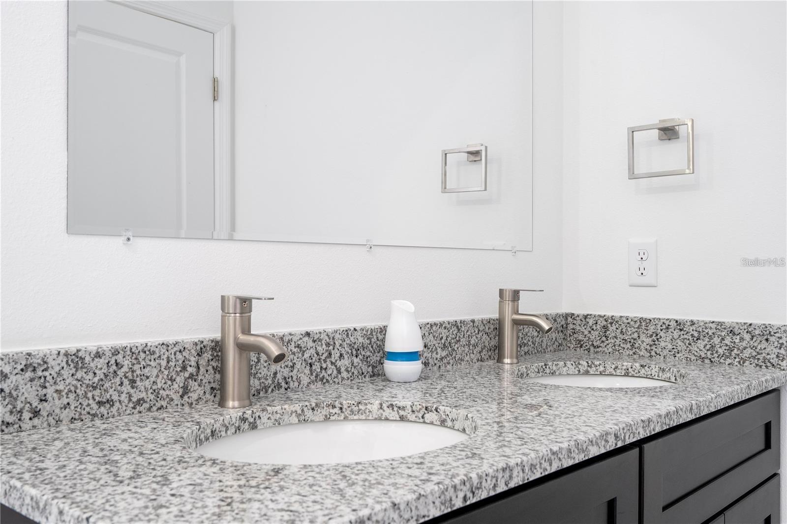 Listing photo id 31 for 9809 Swanee Terrace