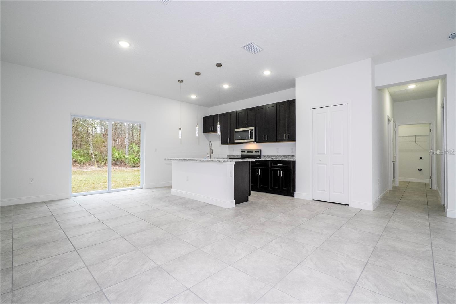 Listing photo id 6 for 9809 Swanee Terrace