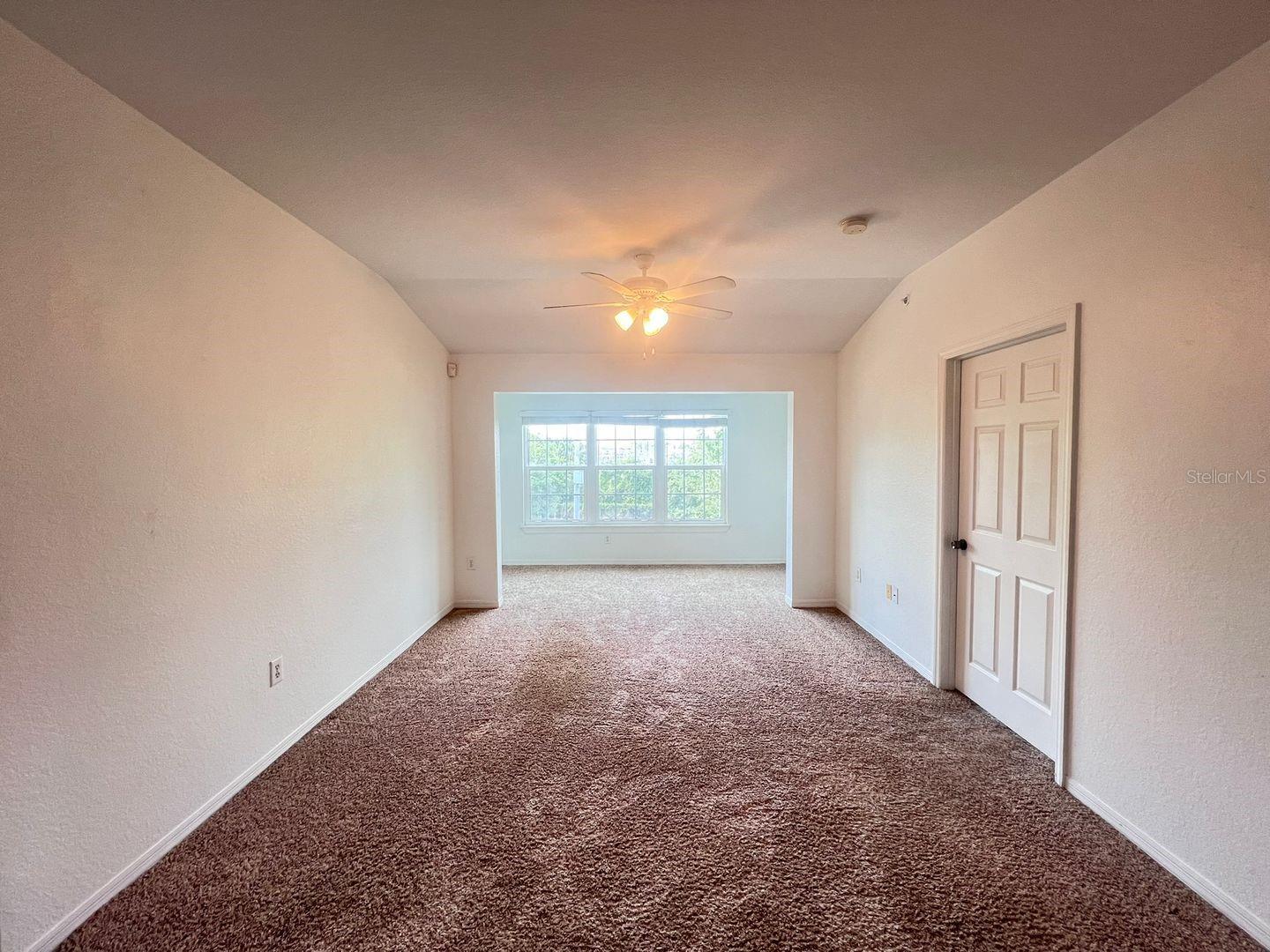 Image 7 of 14 For 5467 Vineland Road 6306