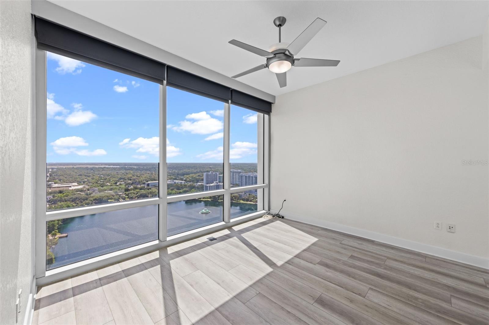 Image 13 of 40 For 150 Robinson Street 2807