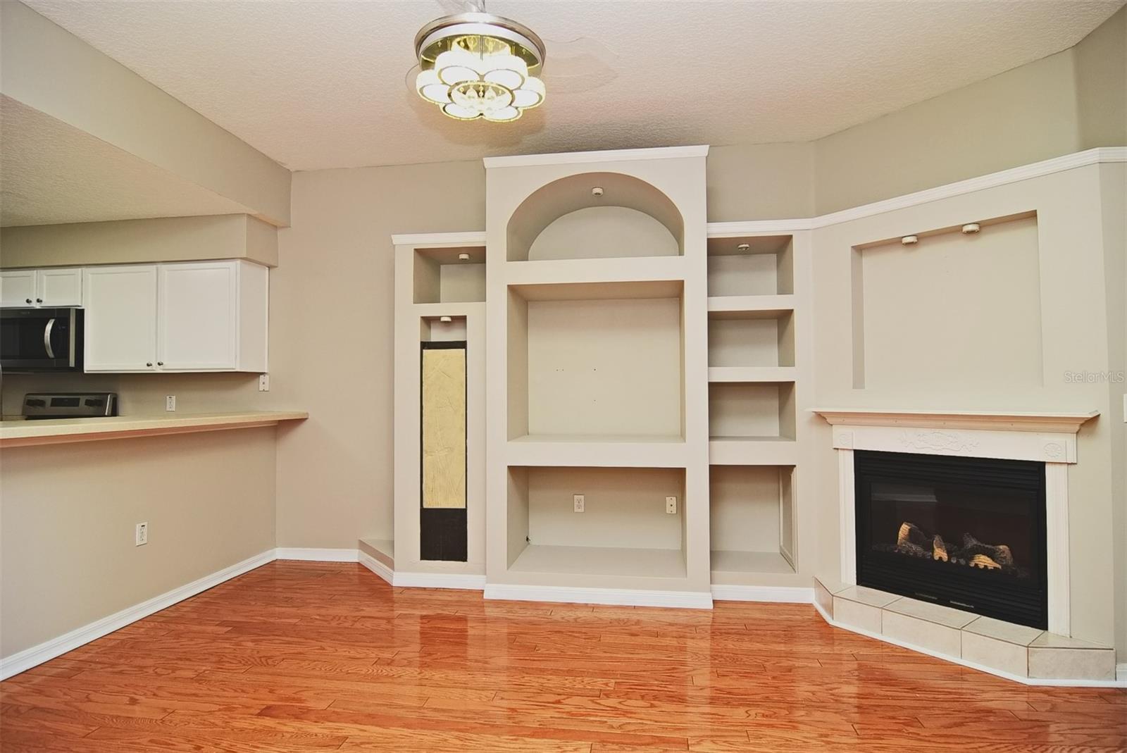 Image 10 of 29 For 698 Seabrook Court 105