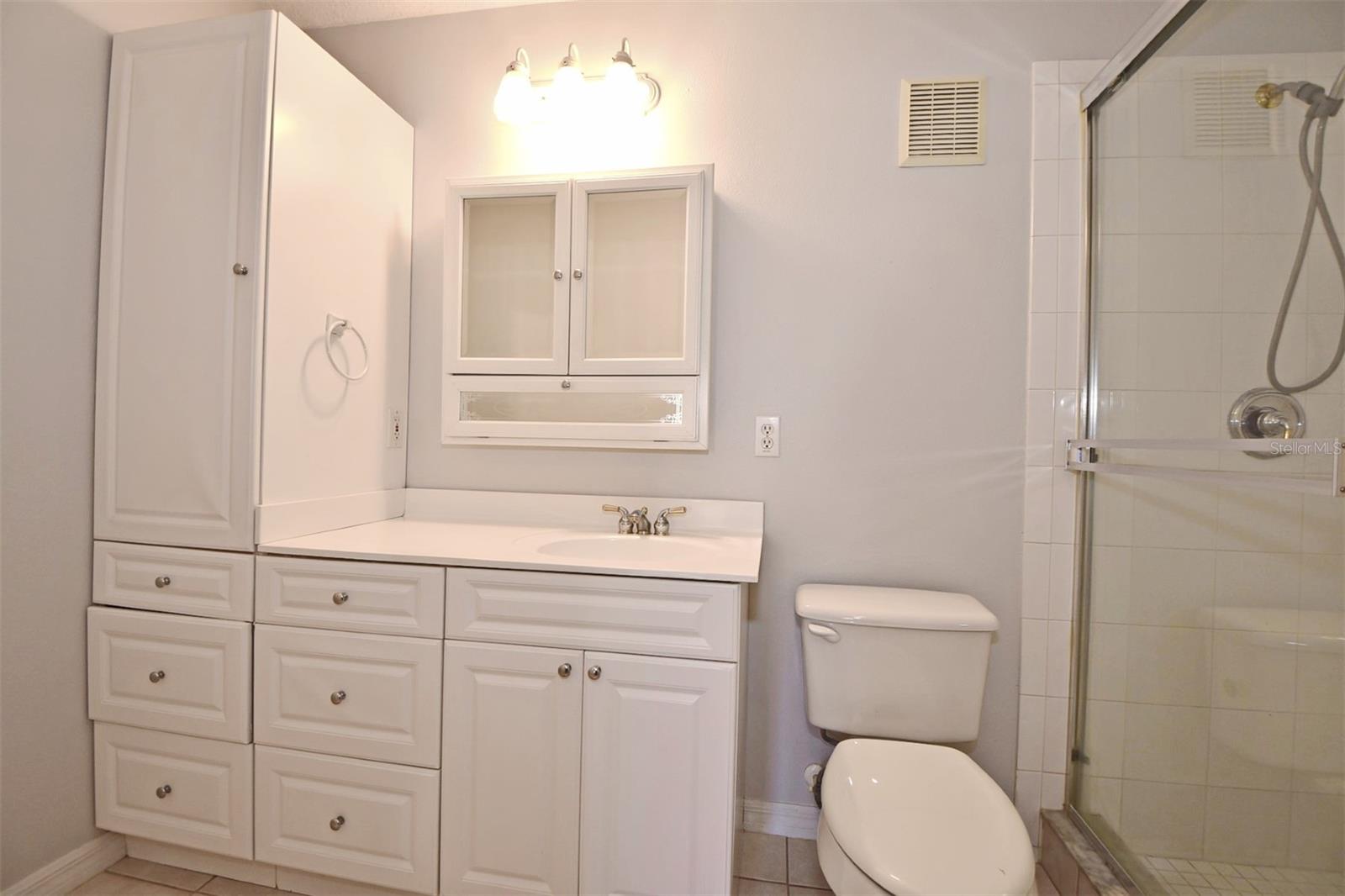 Image 15 of 29 For 698 Seabrook Court 105