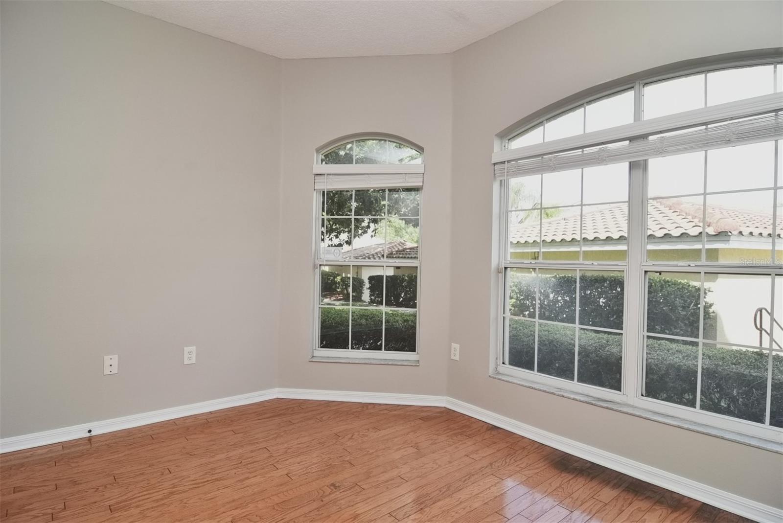 Image 2 of 29 For 698 Seabrook Court 105