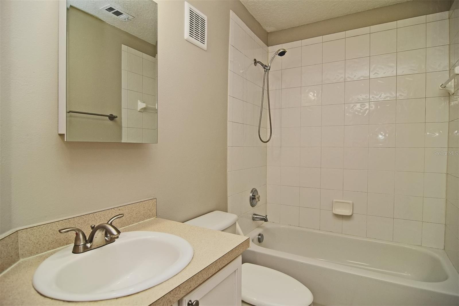 Image 21 of 29 For 698 Seabrook Court 105