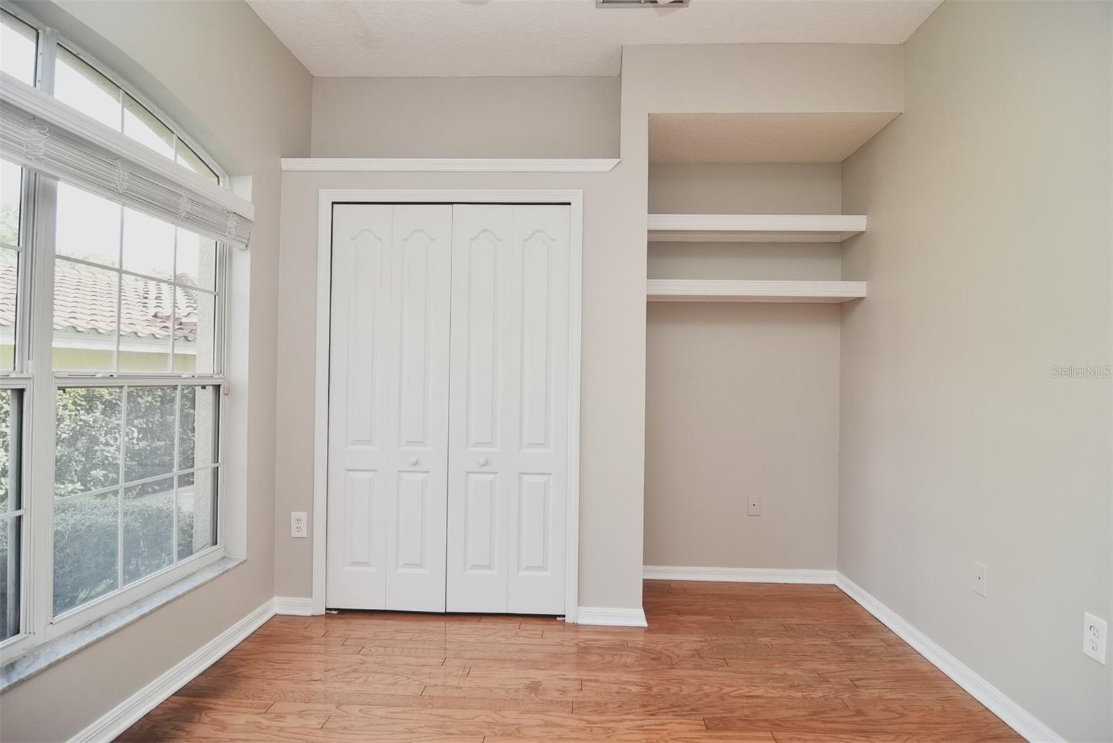 Image 4 of 29 For 698 Seabrook Court 105