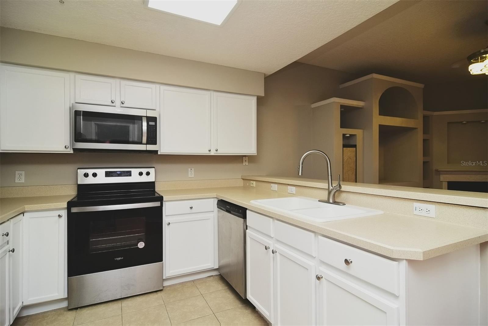 Image 7 of 29 For 698 Seabrook Court 105