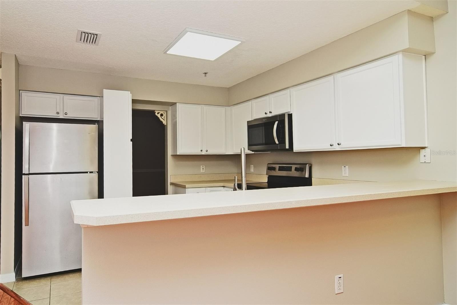Image 8 of 29 For 698 Seabrook Court 105