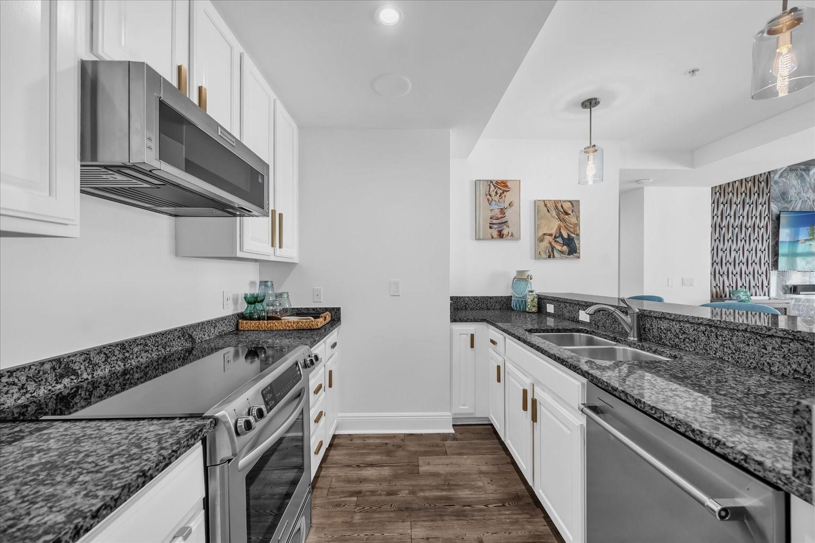 Image 5 of 47 For 1238 Kennedy Boulevard 802