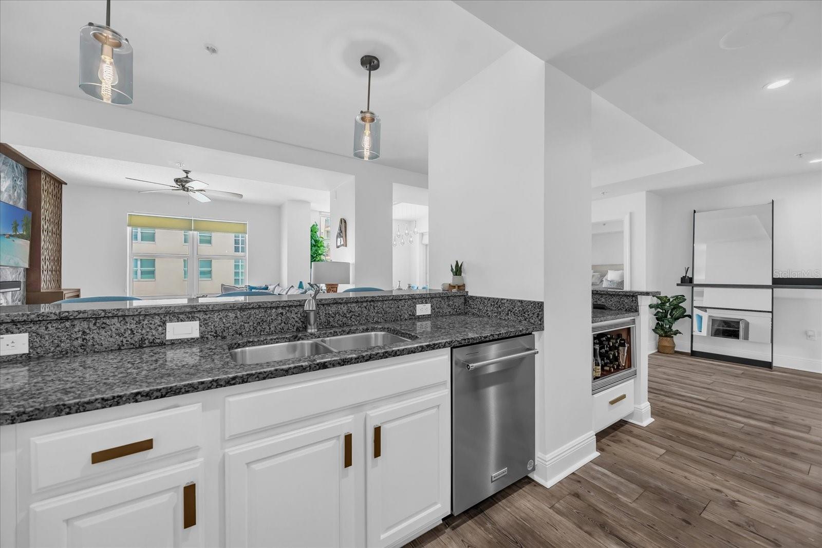 Image 6 of 47 For 1238 Kennedy Boulevard 802