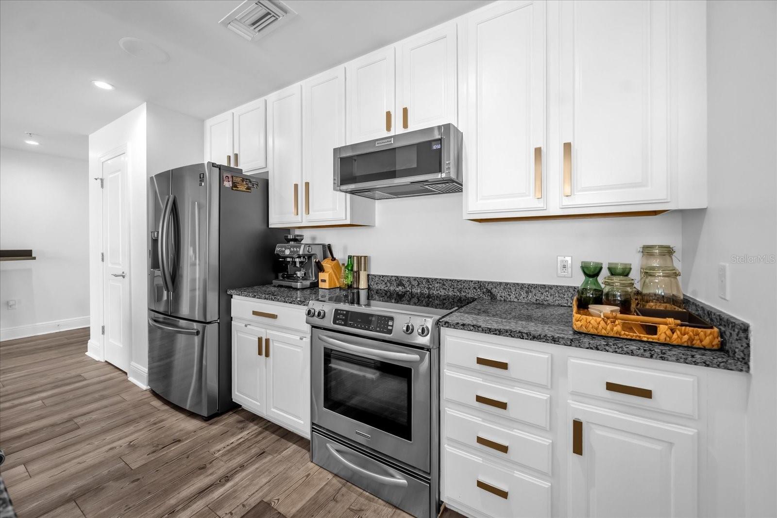Image 7 of 47 For 1238 Kennedy Boulevard 802