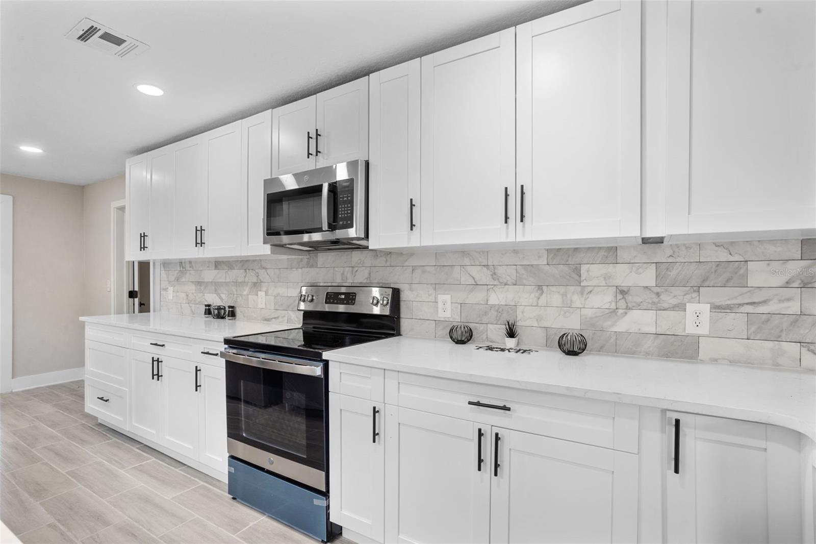 Image 11 of 44 For 209 14th Street