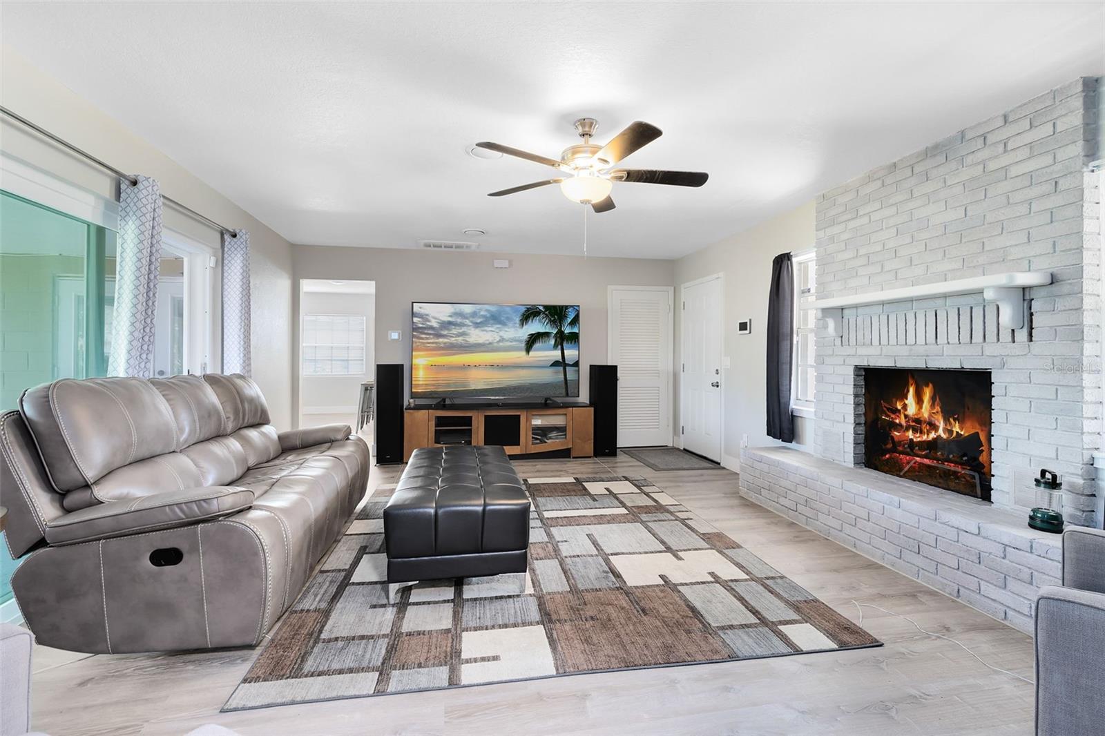 Image 4 of 24 For 2618 Grassmere Lane